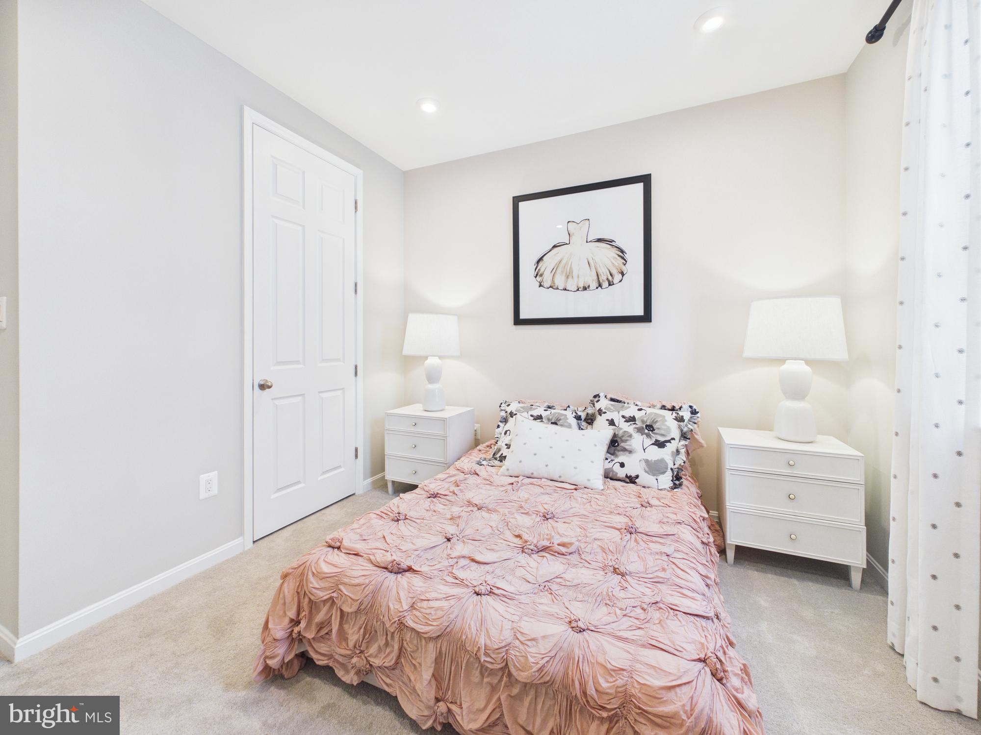 RAVEN OAKS - Residential