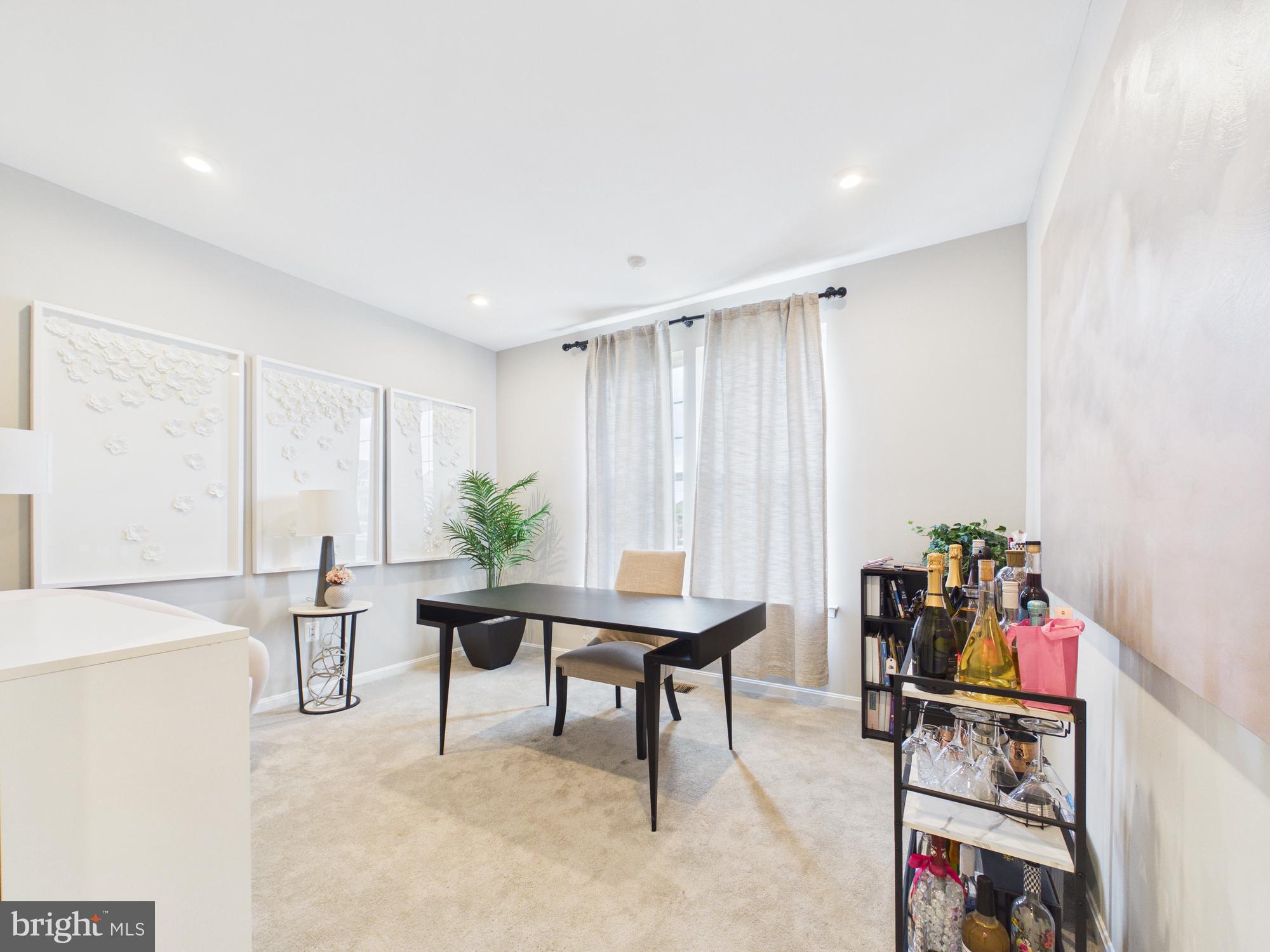 RAVEN OAKS - Residential