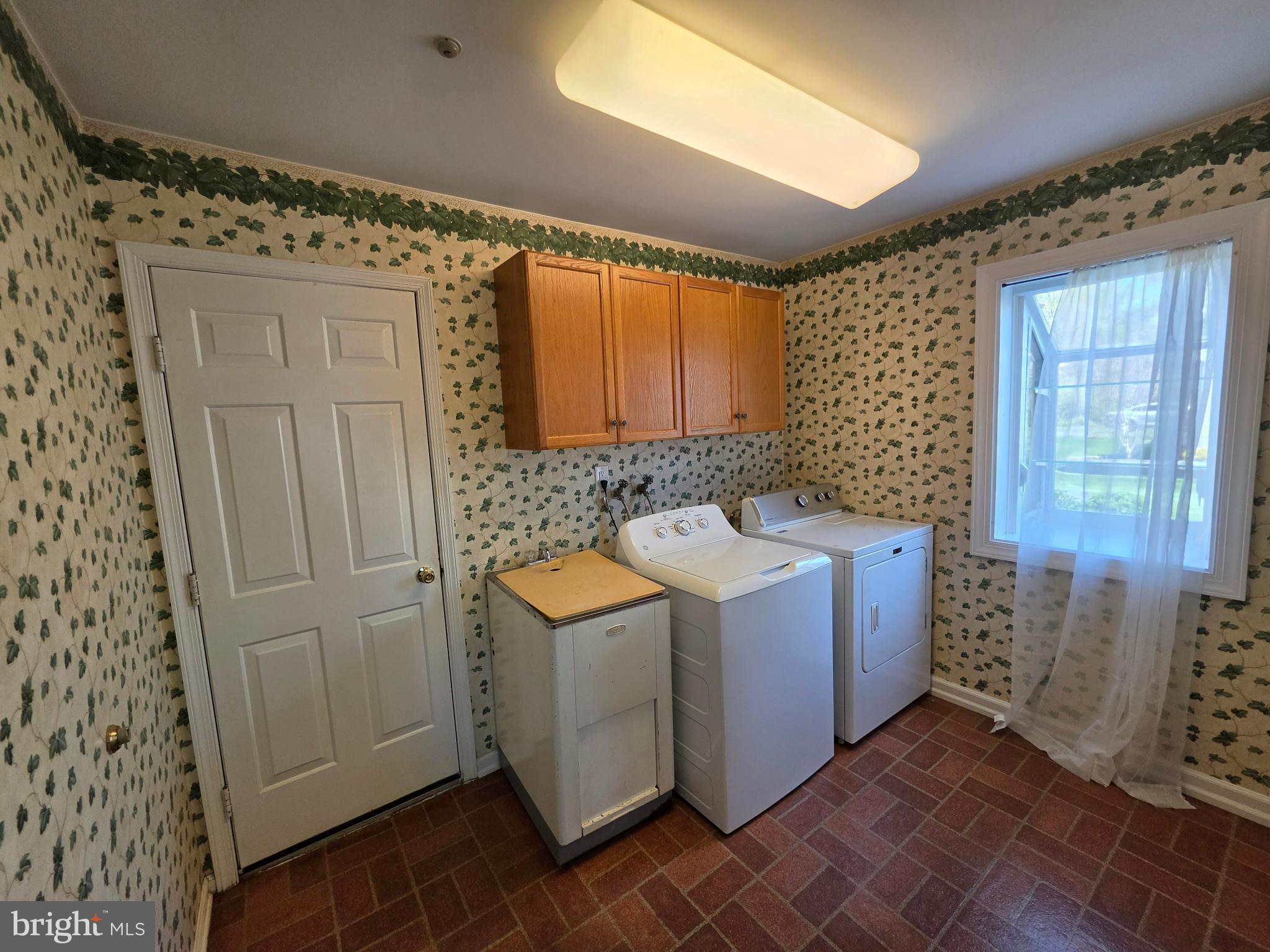 HIDDEN MDWS - Residential