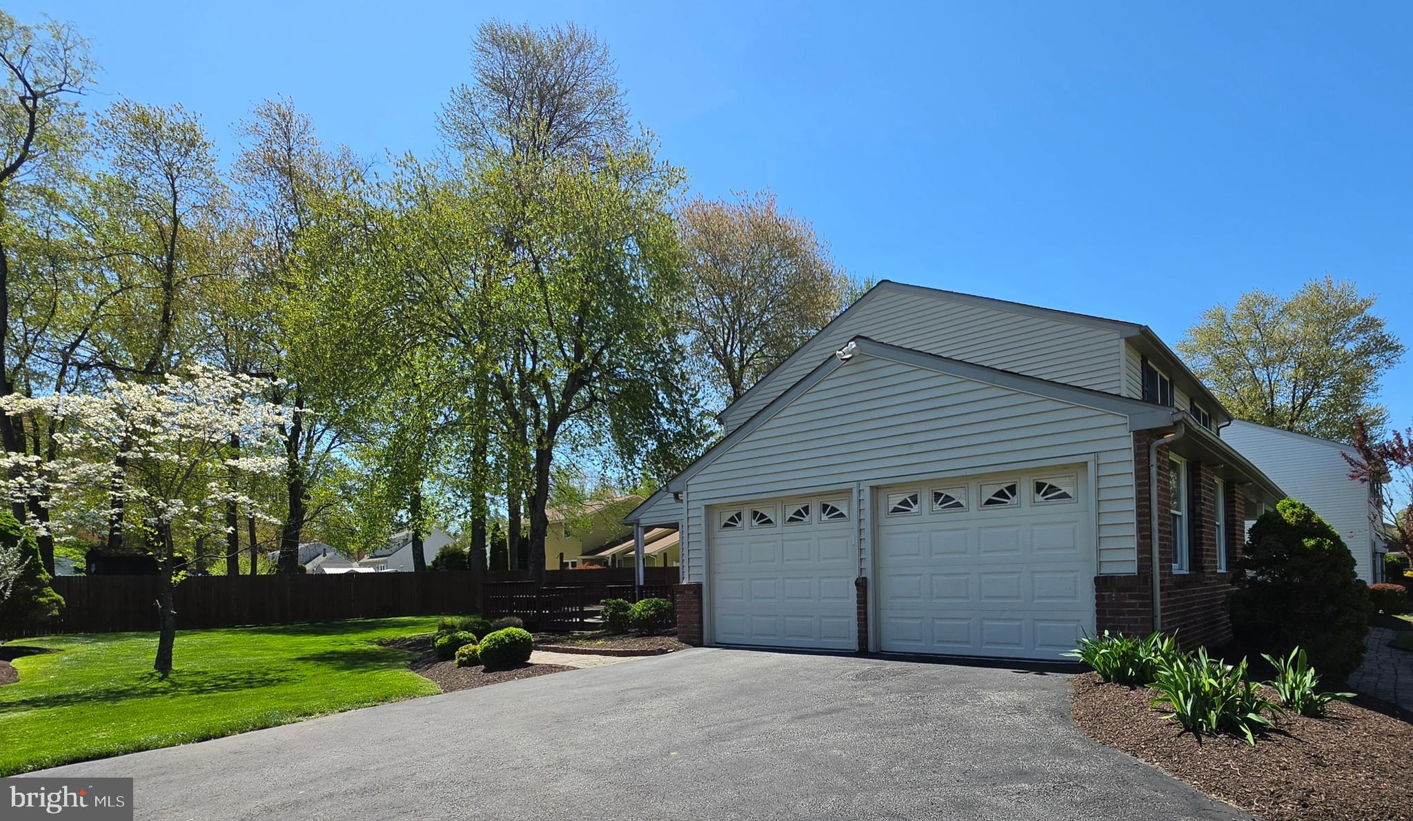 HIDDEN MDWS - Residential