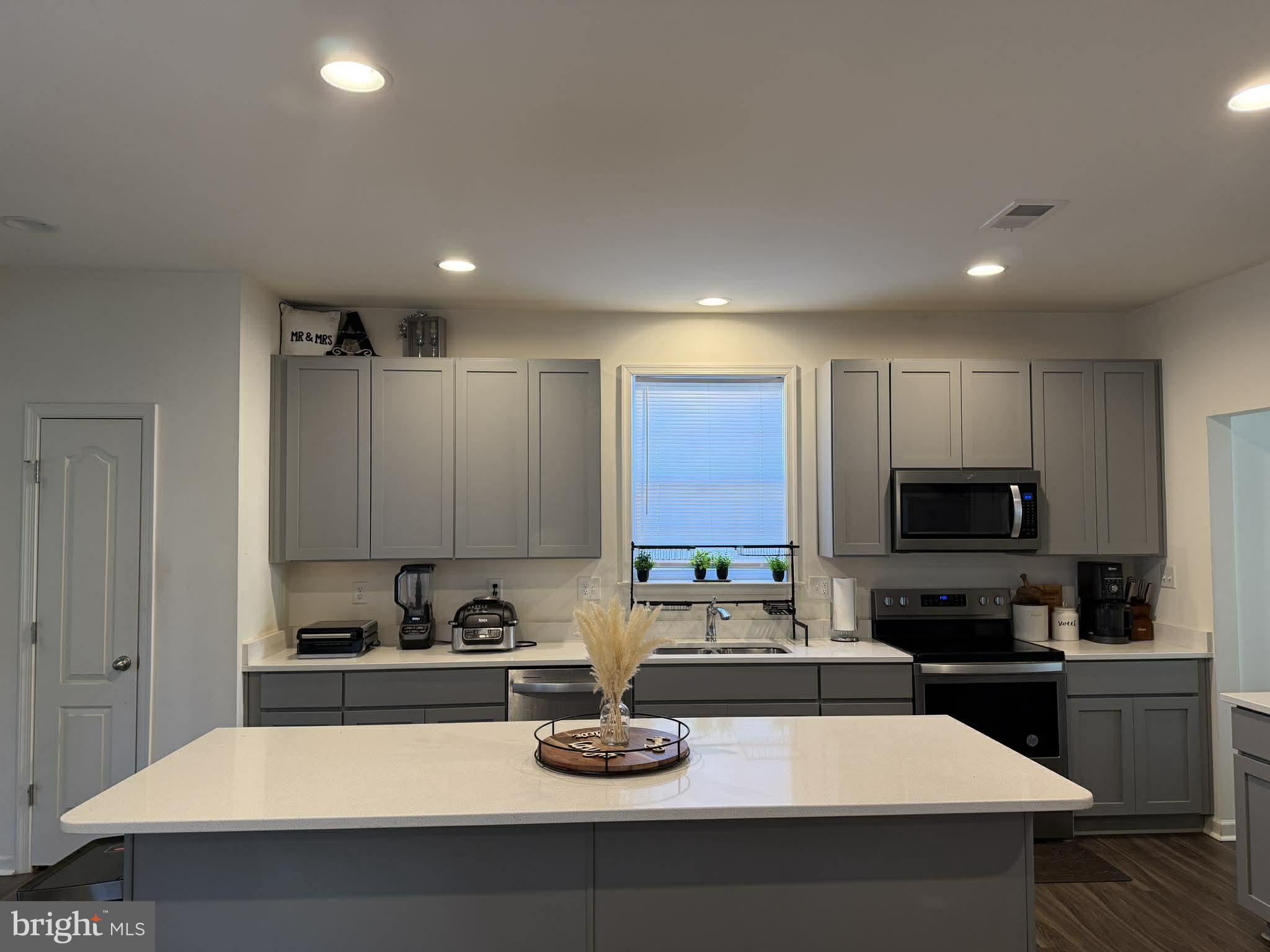 MARTINSBURG STATION - Residential Lease