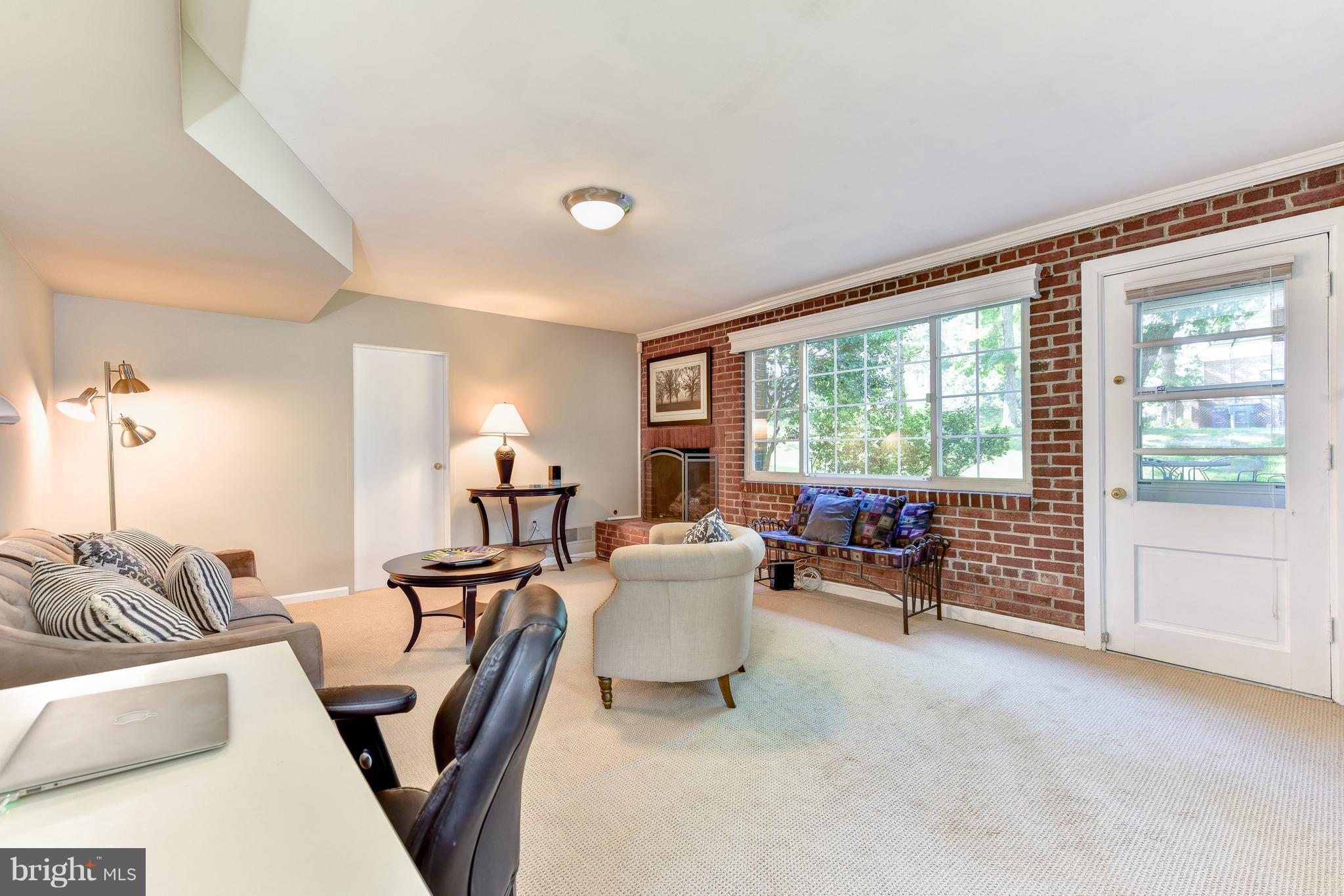 MONTICELLO PARK - Residential