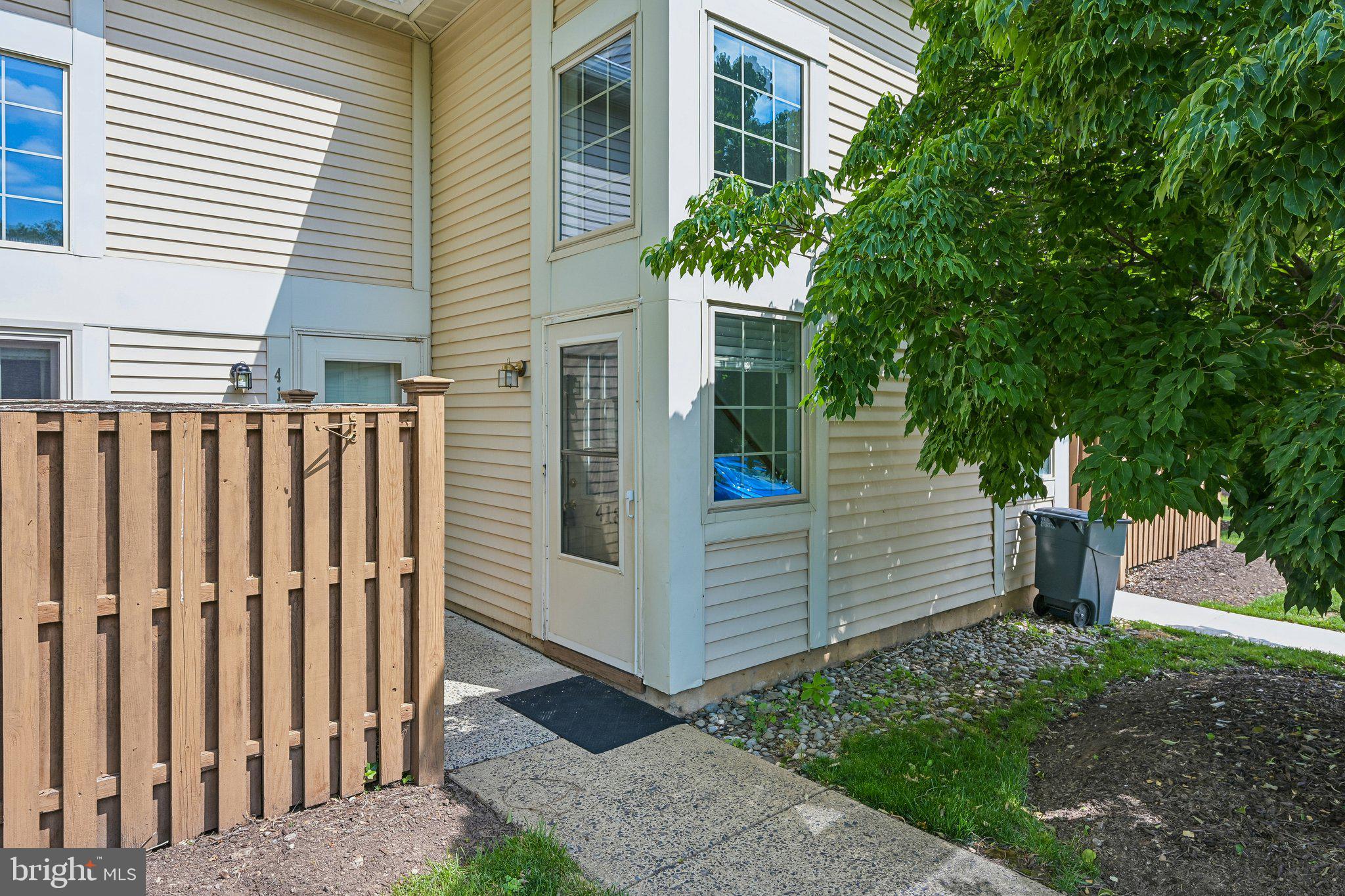 418 BROWN BRIAR CIRCLE