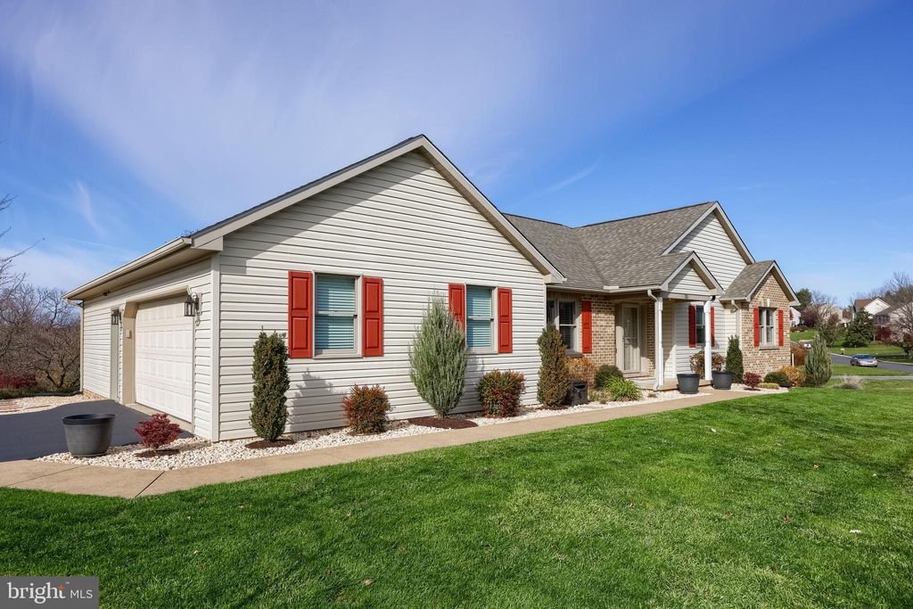 Photo of 35 Field Lane, LITITZ, PA 17543 (MLS # PALA2080020)