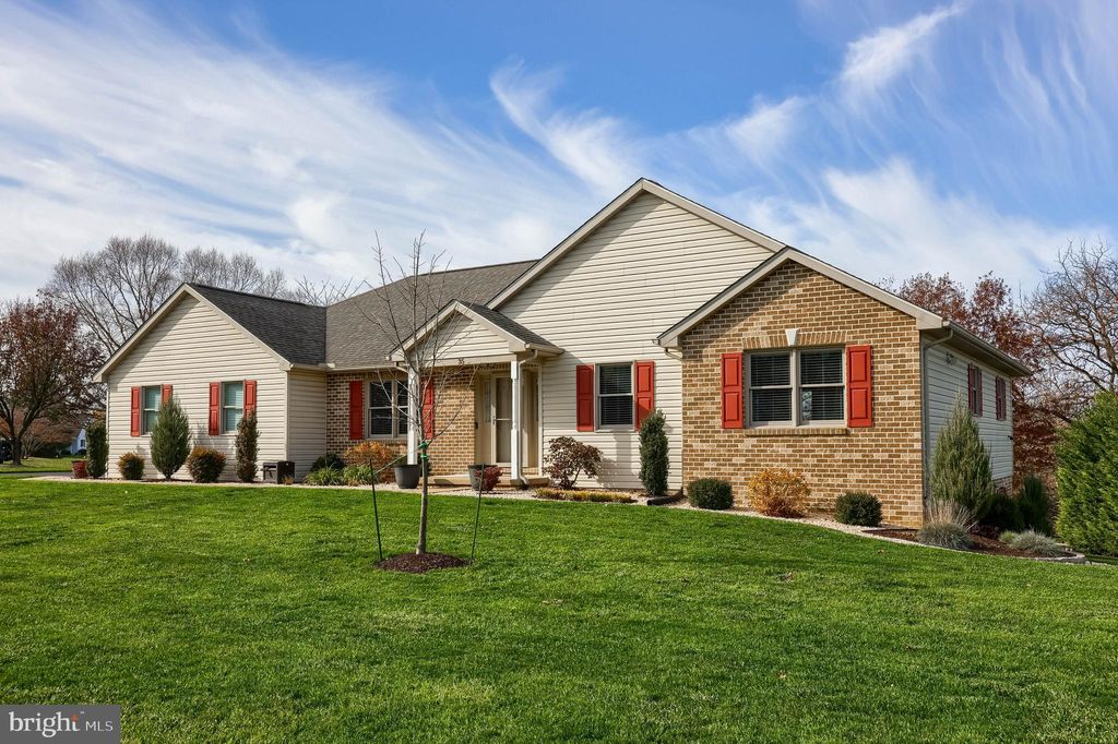 Photo of 35 Field Lane, LITITZ, PA 17543 (MLS # PALA2080020)