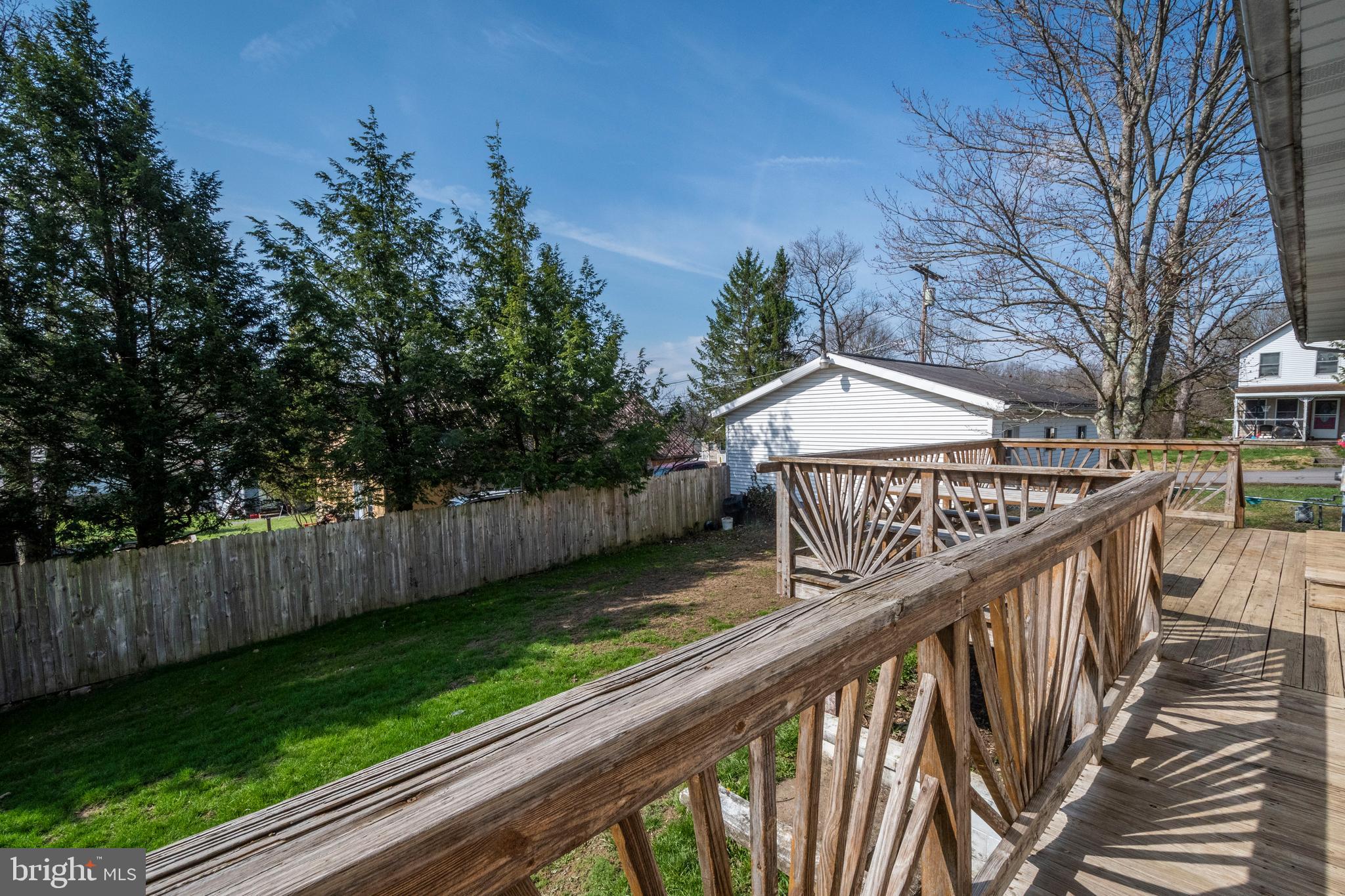 MOUNTAIN LAKE PARK - Residential