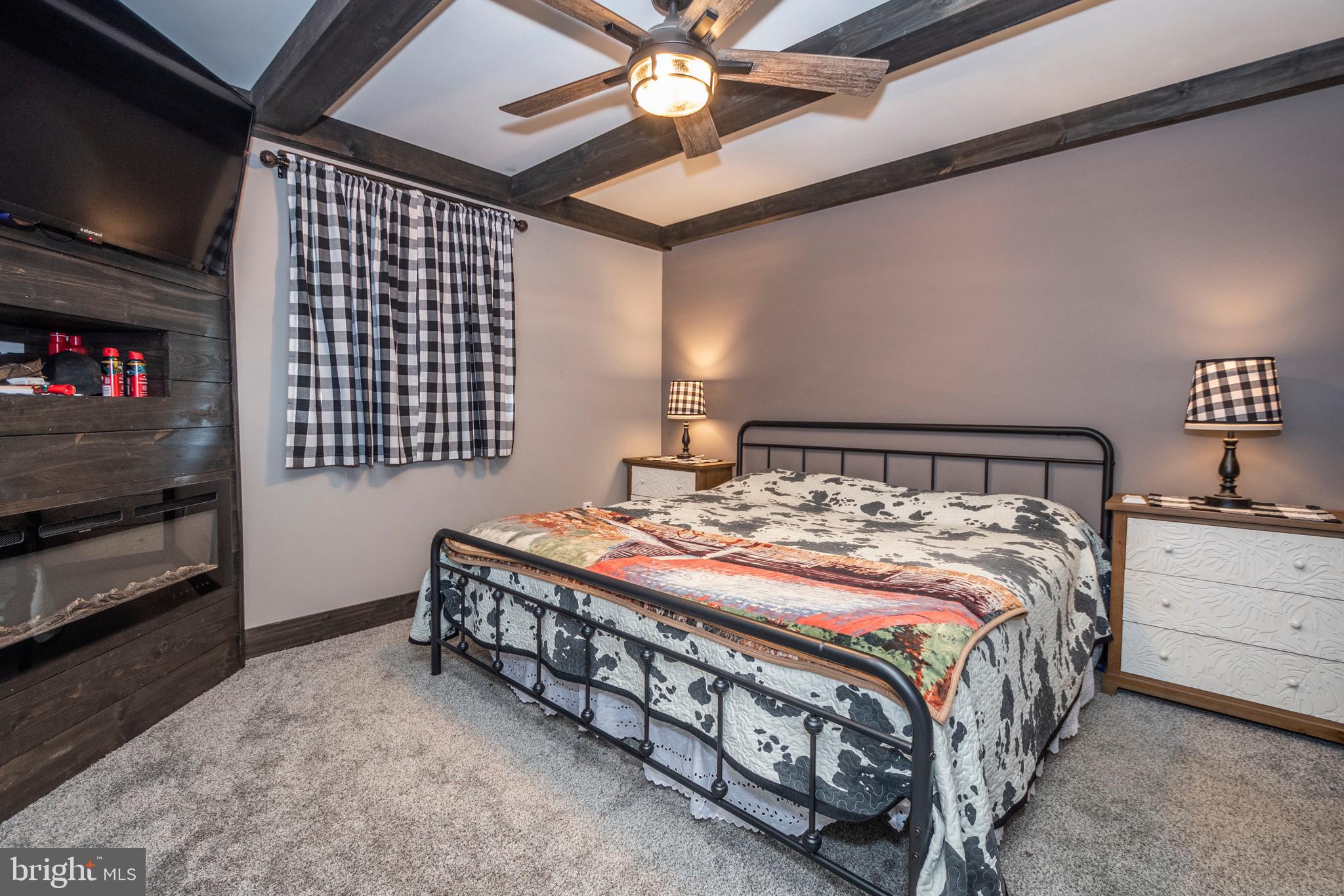 MOUNTAIN LAKE PARK - Residential