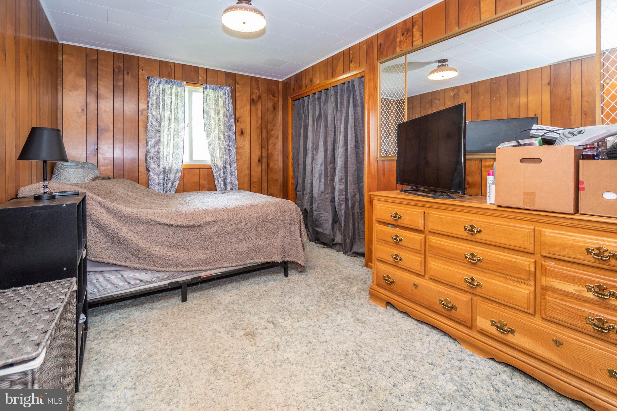 MOUNTAIN LAKE PARK - Residential