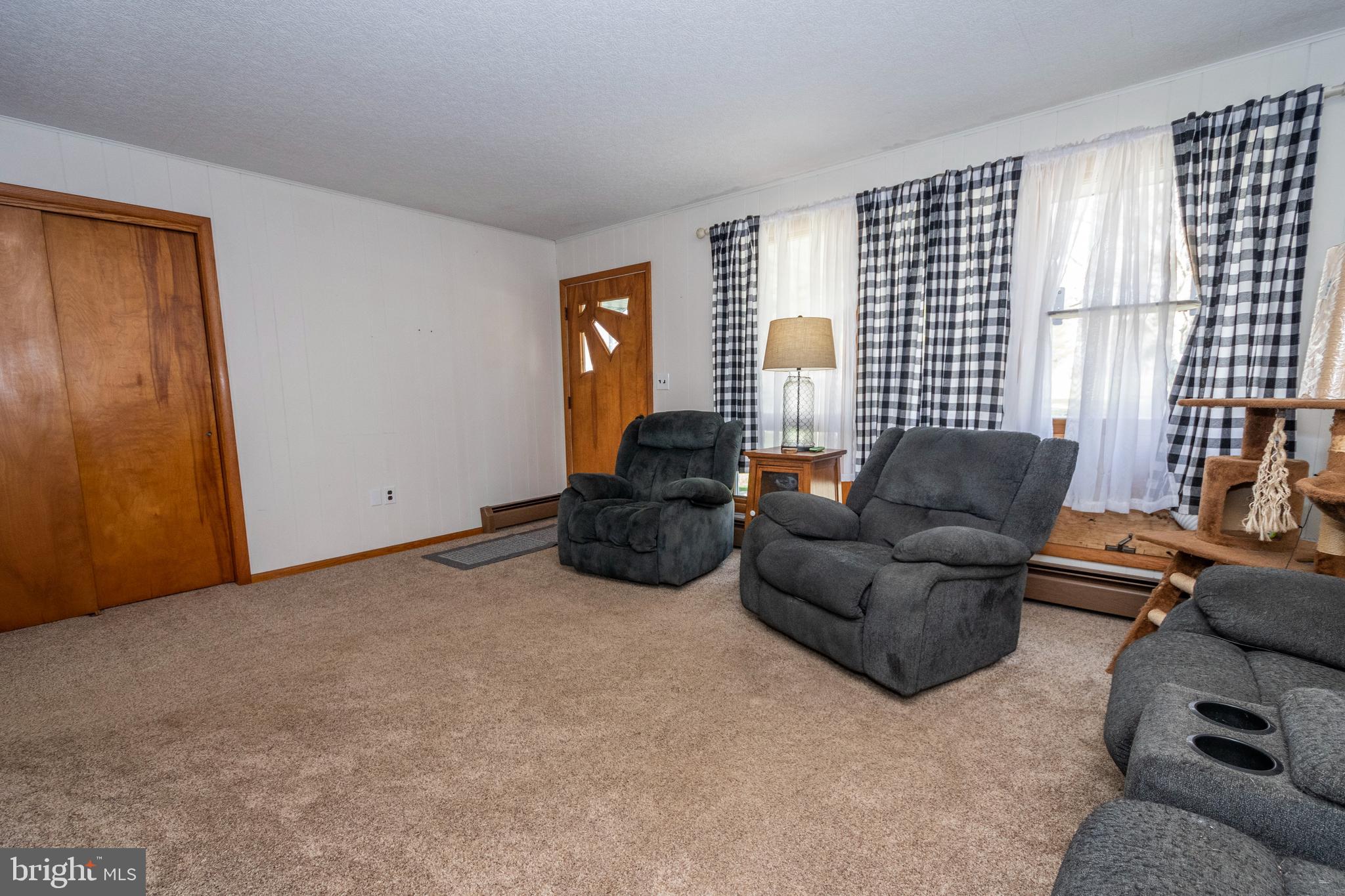 MOUNTAIN LAKE PARK - Residential