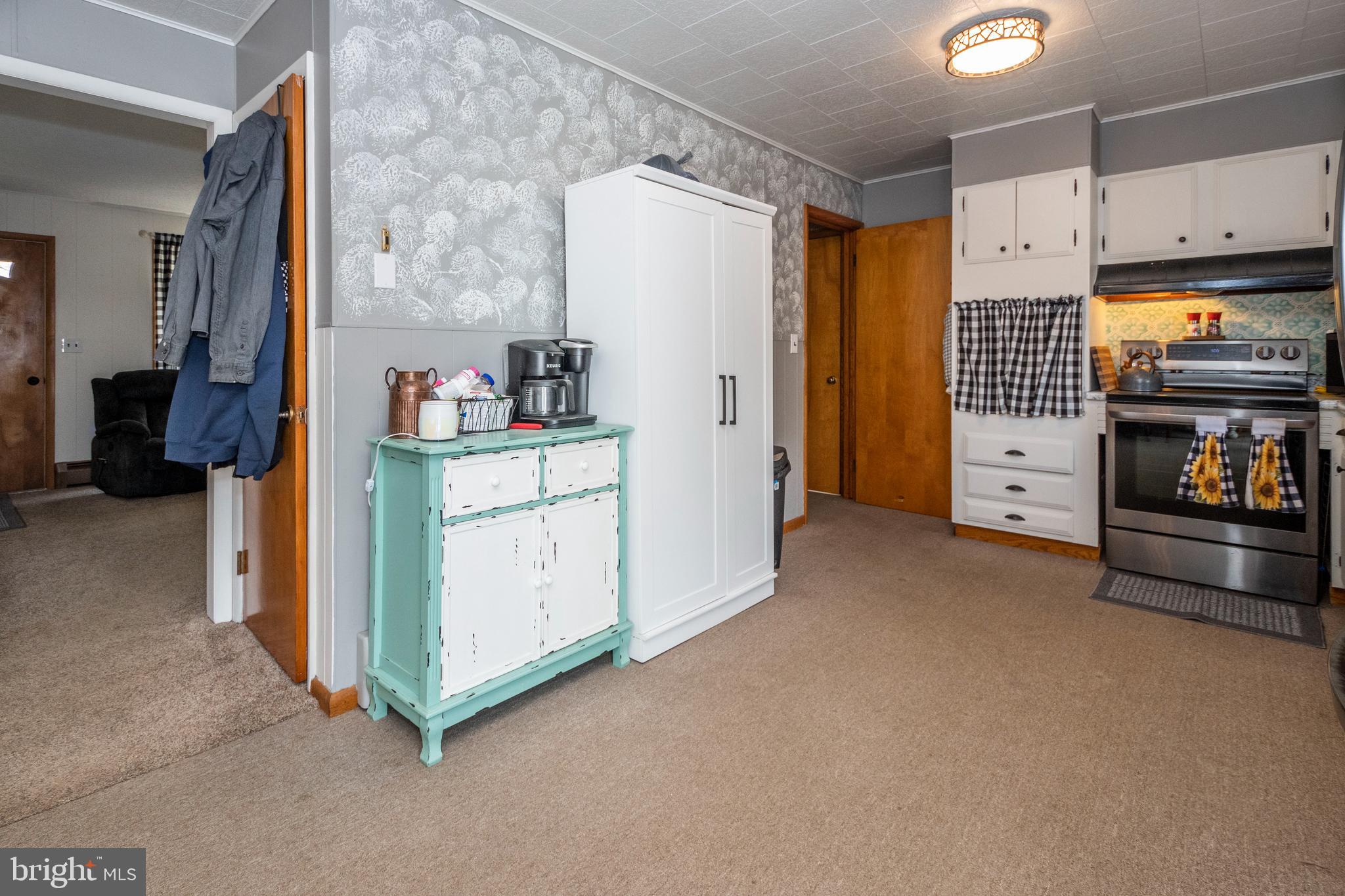 MOUNTAIN LAKE PARK - Residential