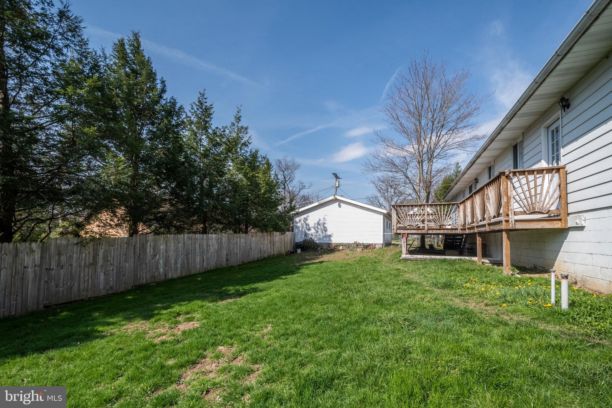 MOUNTAIN LAKE PARK - Residential