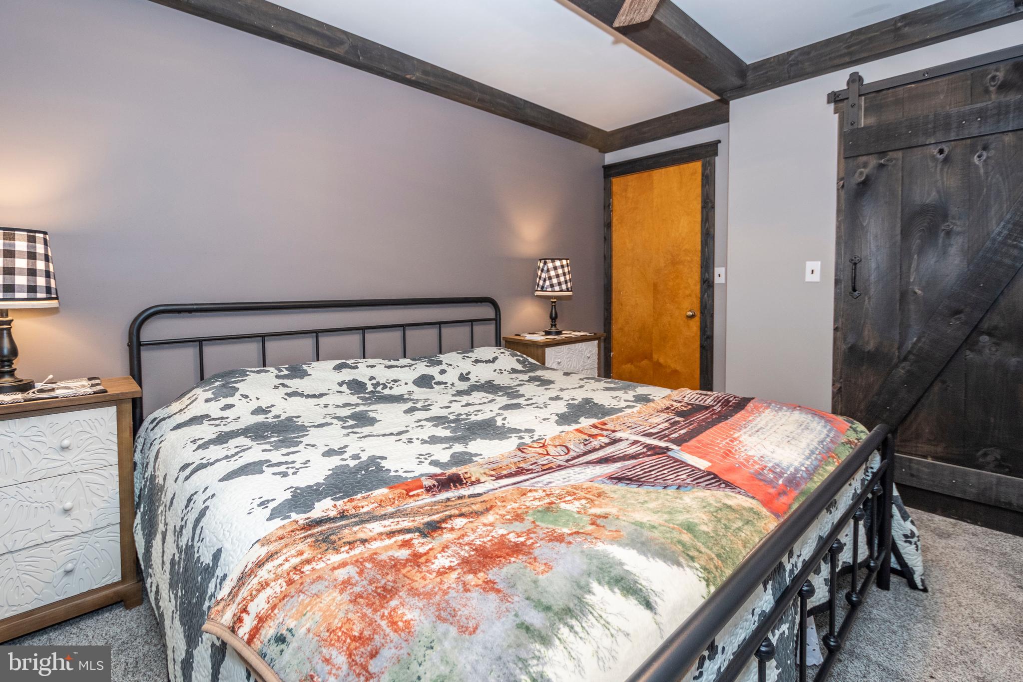 MOUNTAIN LAKE PARK - Residential