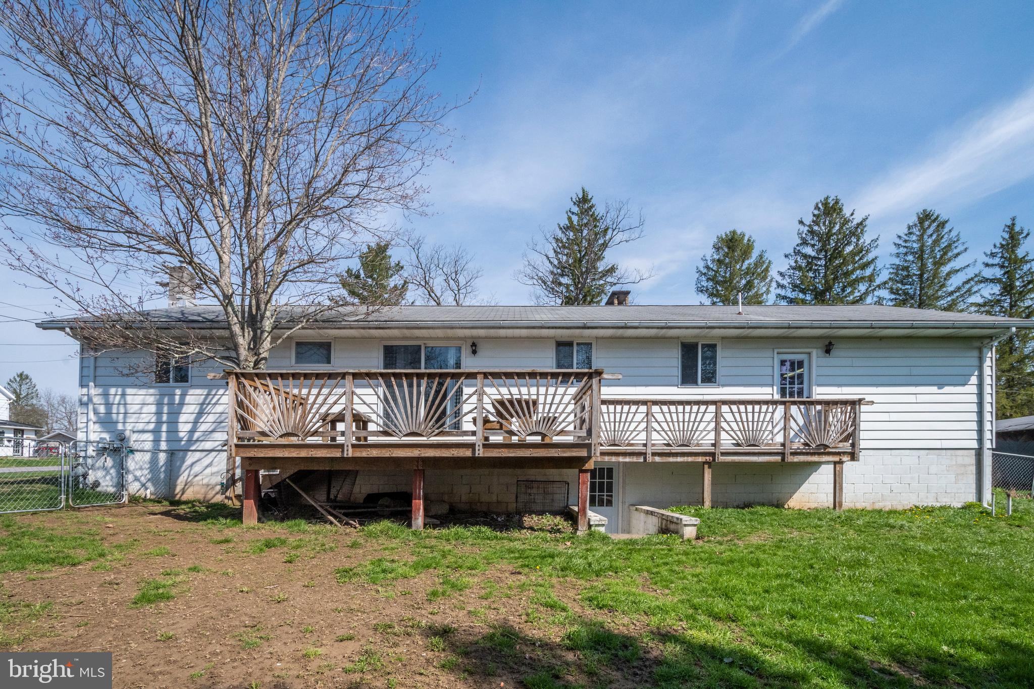 MOUNTAIN LAKE PARK - Residential