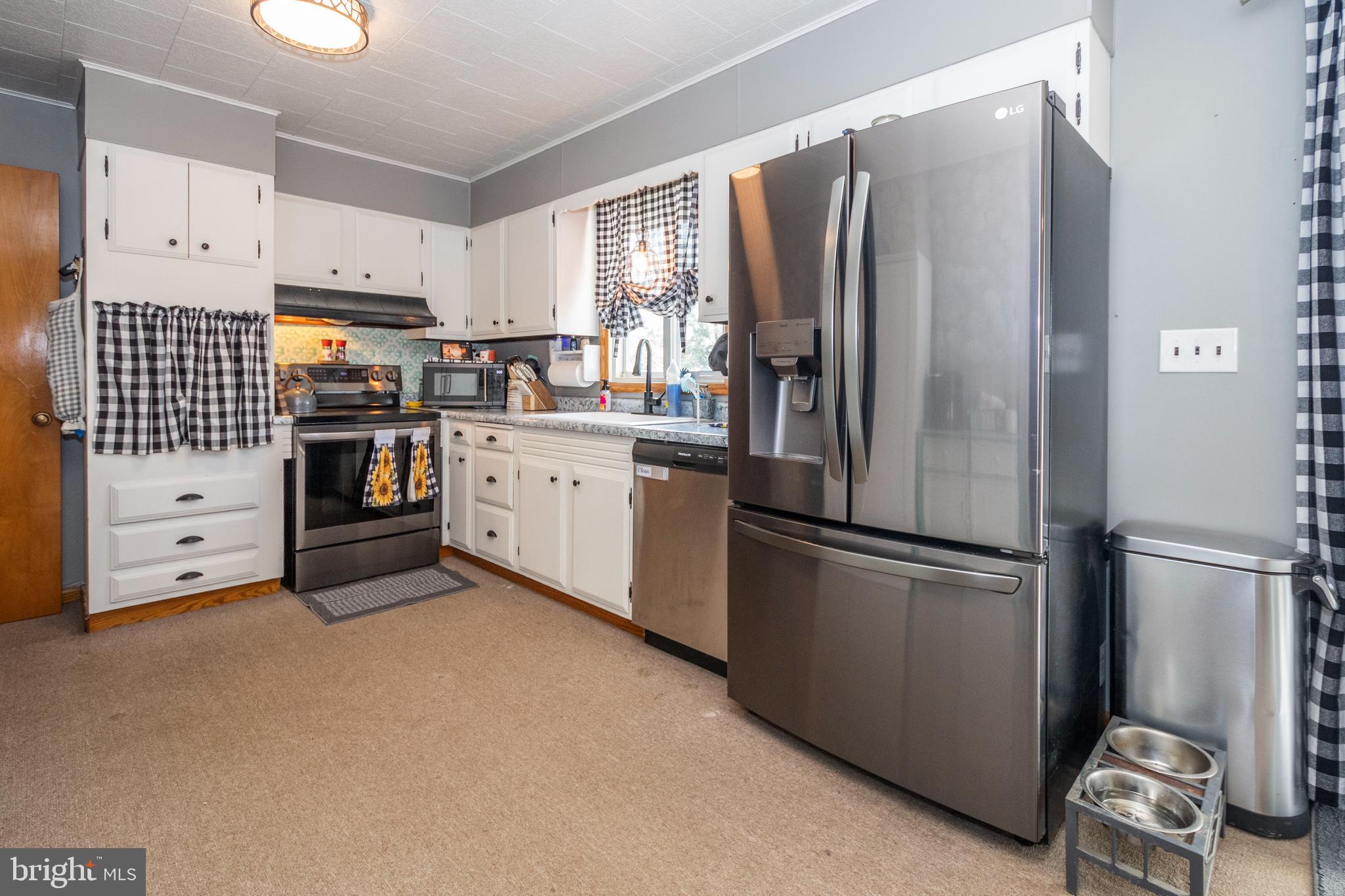 MOUNTAIN LAKE PARK - Residential