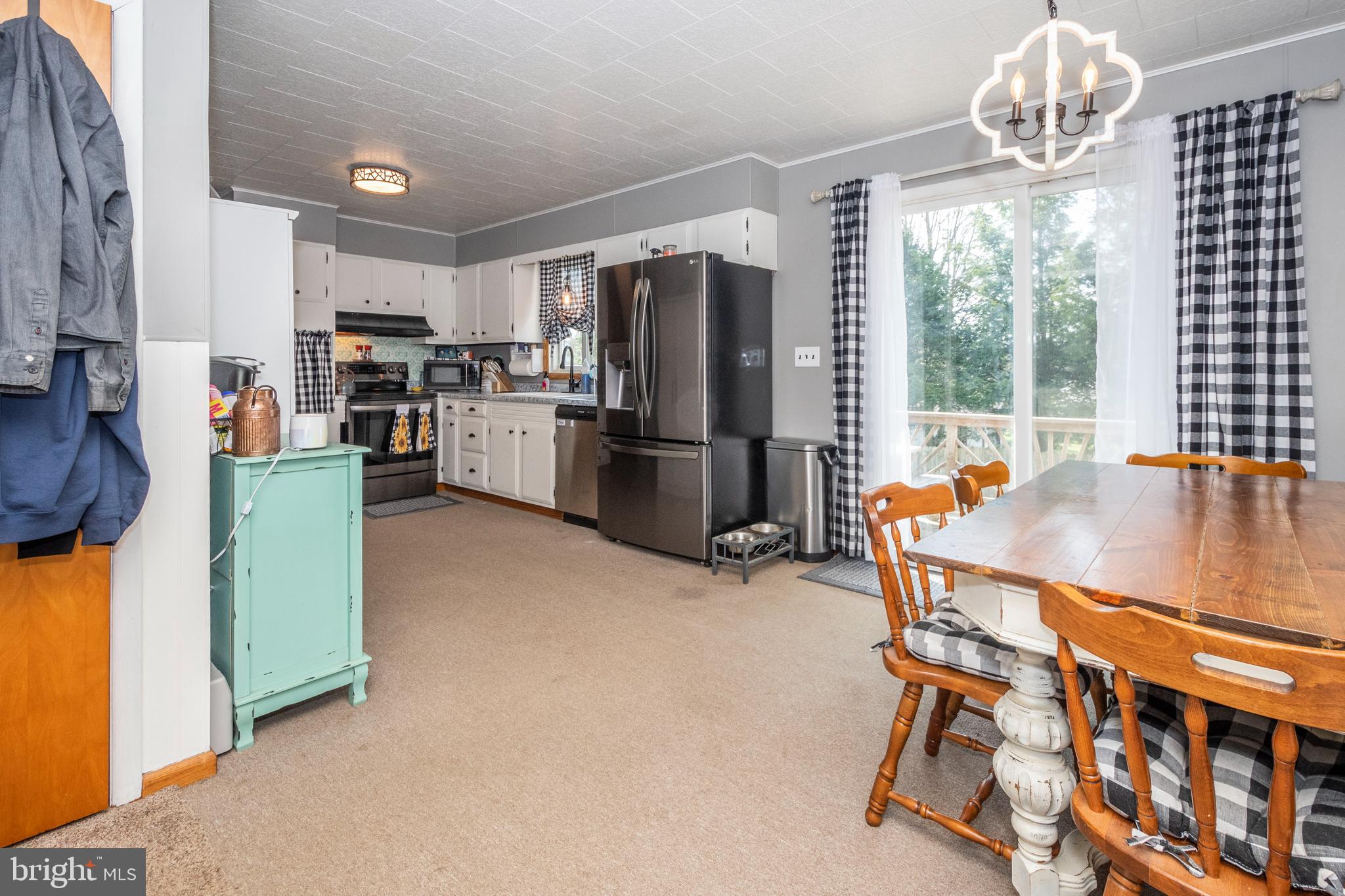 MOUNTAIN LAKE PARK - Residential