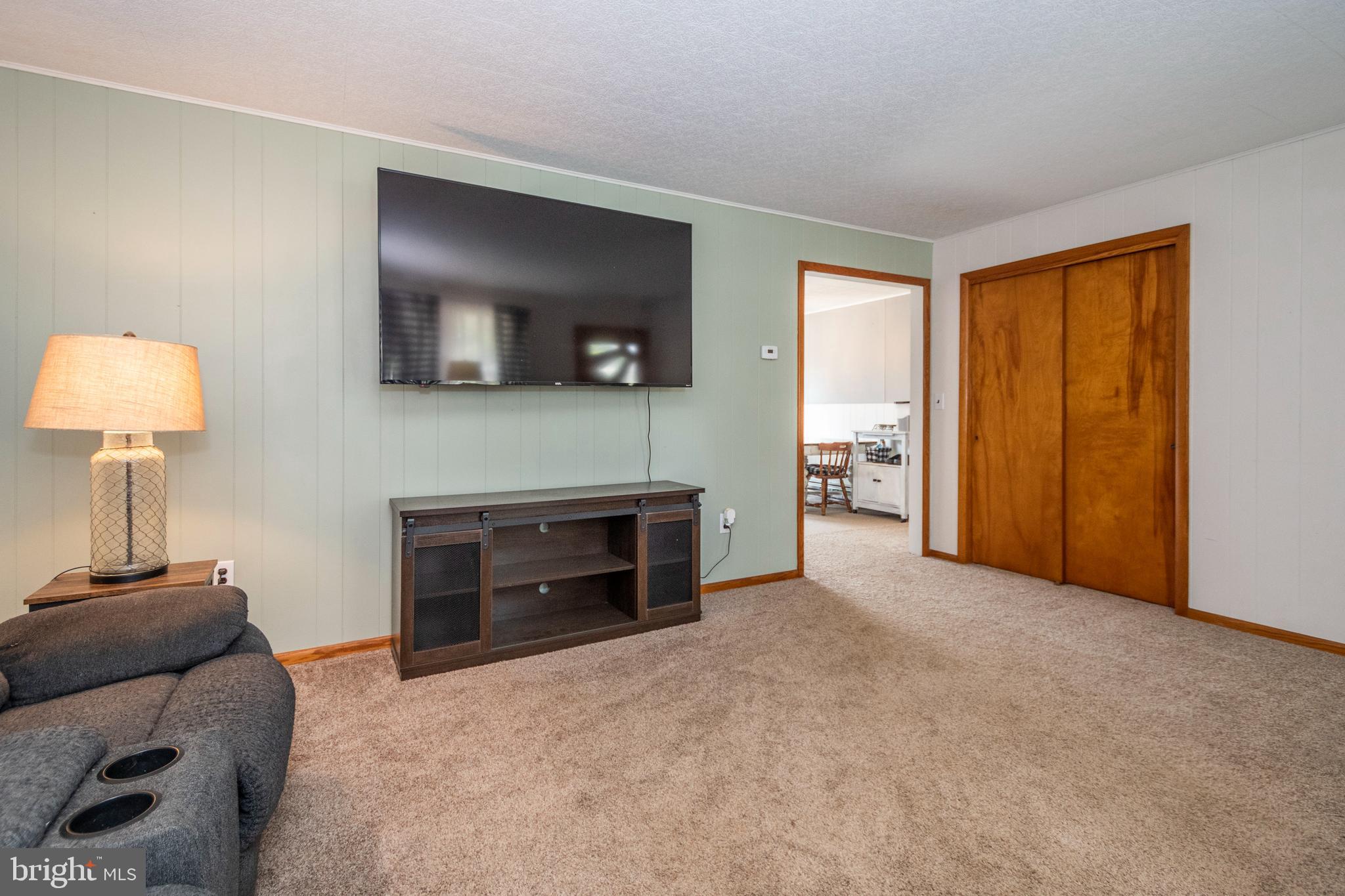 MOUNTAIN LAKE PARK - Residential