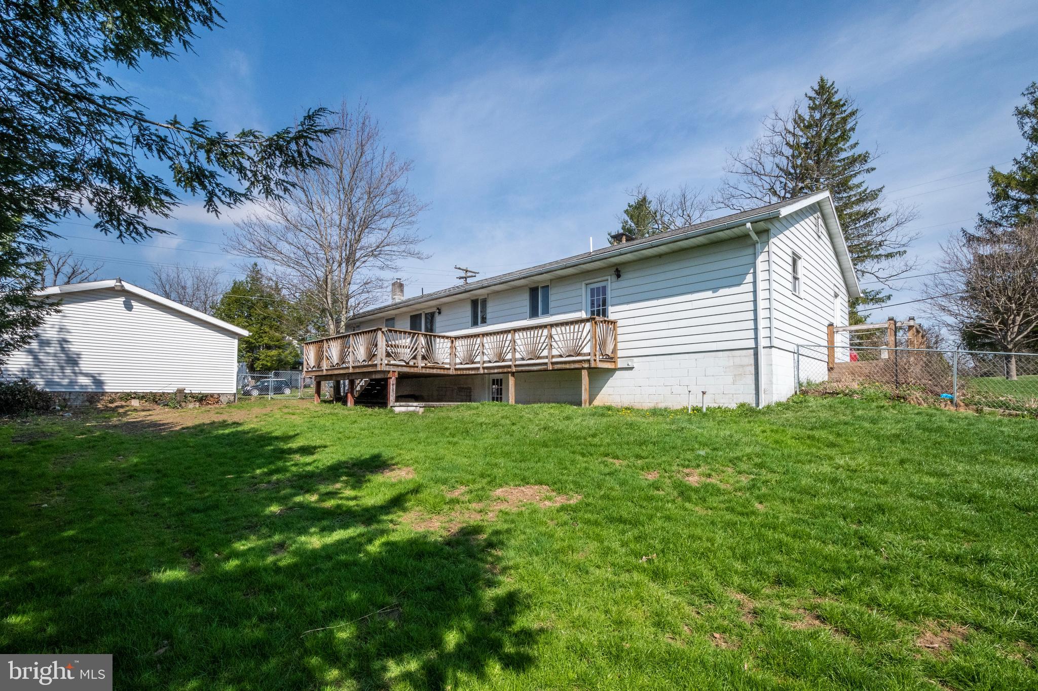 MOUNTAIN LAKE PARK - Residential