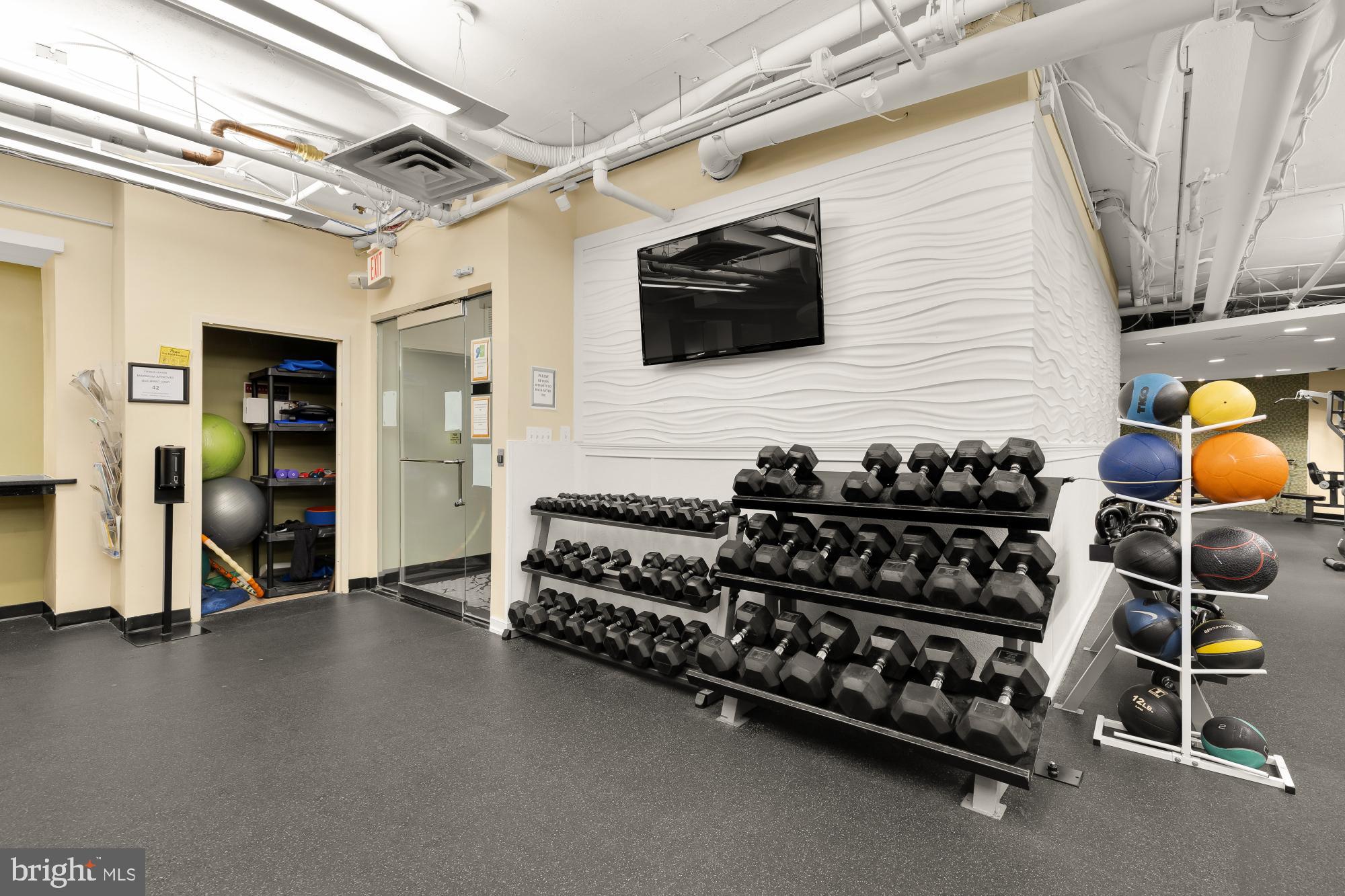 RENAISSANCE AT TYSONS - Residential