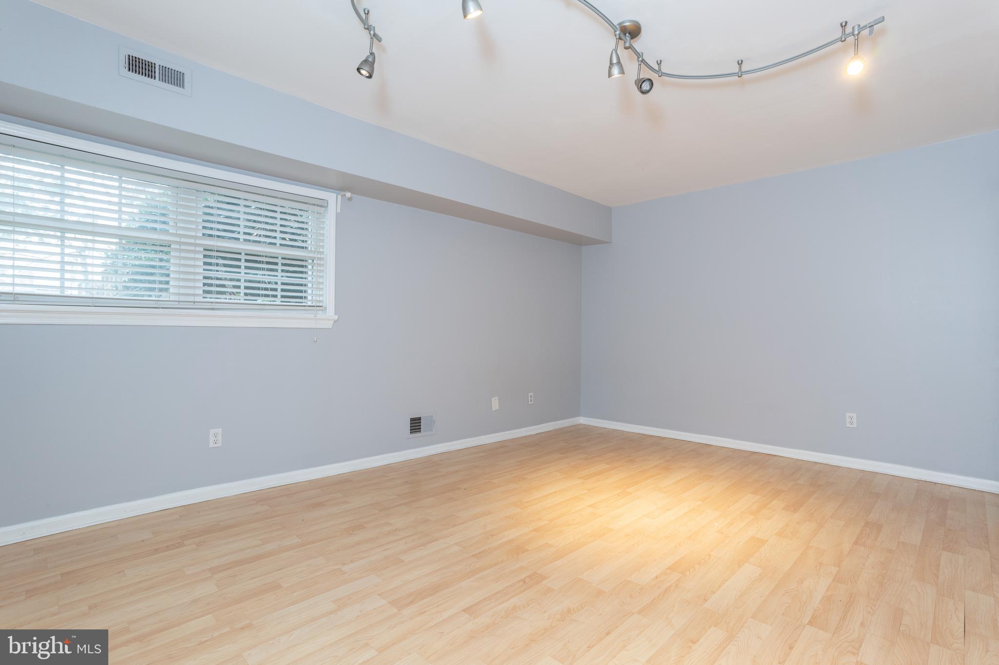 WINDING BROOK - Residential Lease