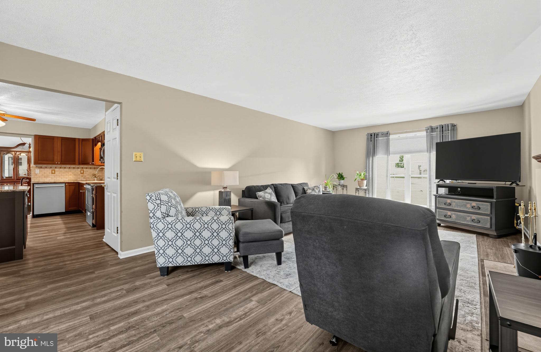 4539 N WOODS TRL