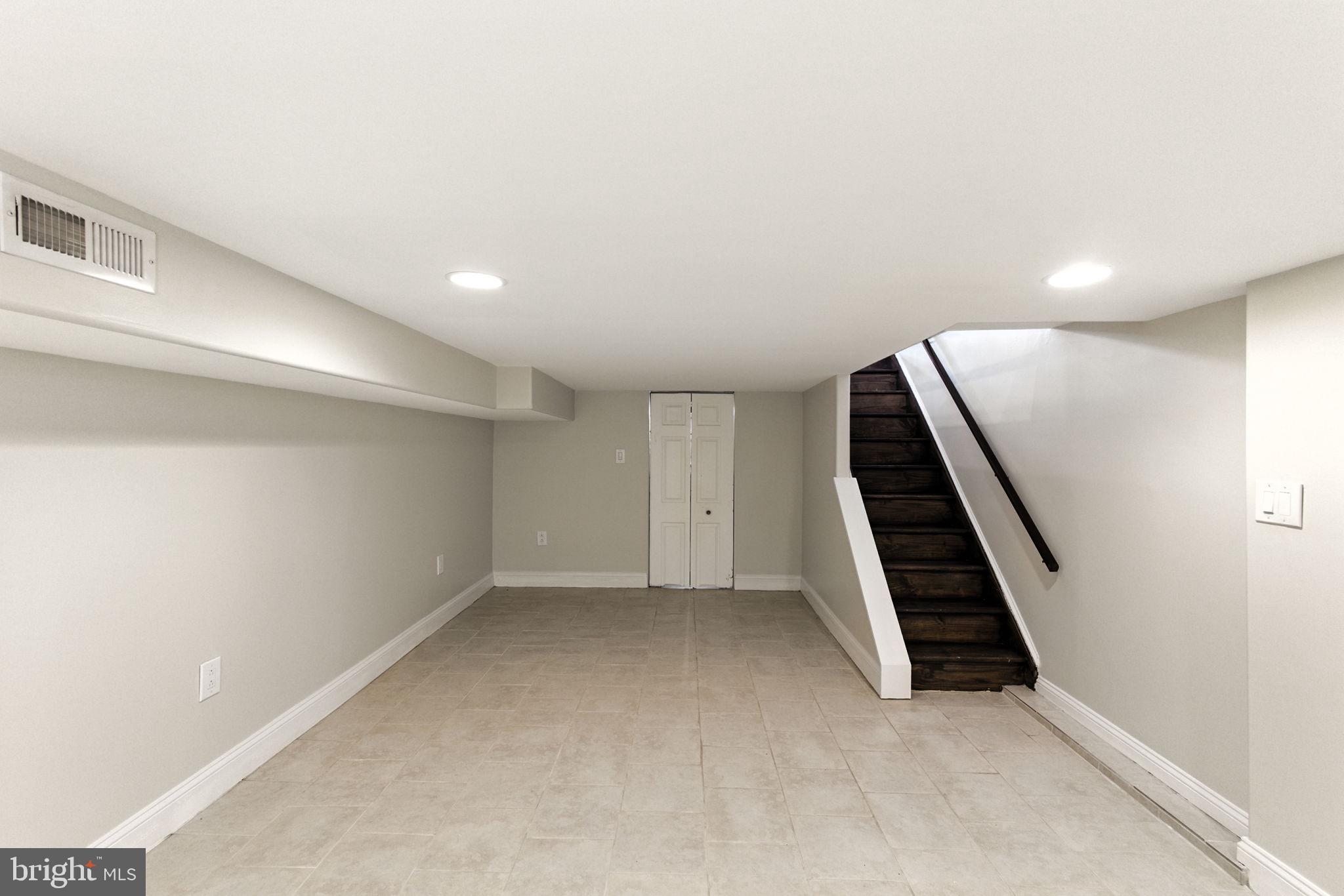 EAST PASSYUNK CROSSING - Residential Lease