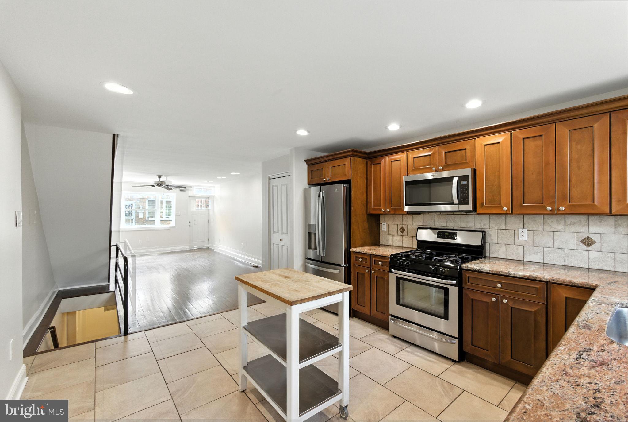 EAST PASSYUNK CROSSING - Residential Lease