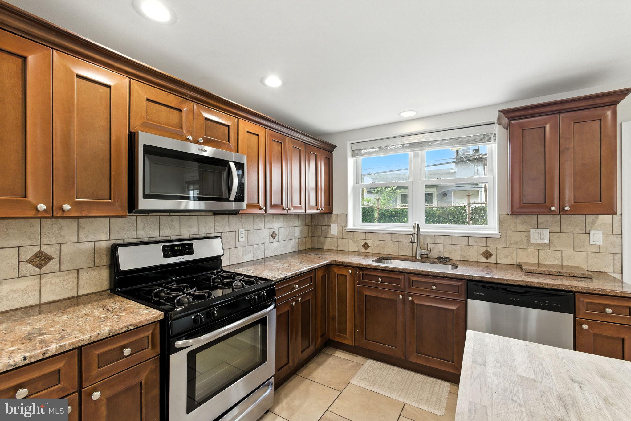 EAST PASSYUNK CROSSING - Residential Lease