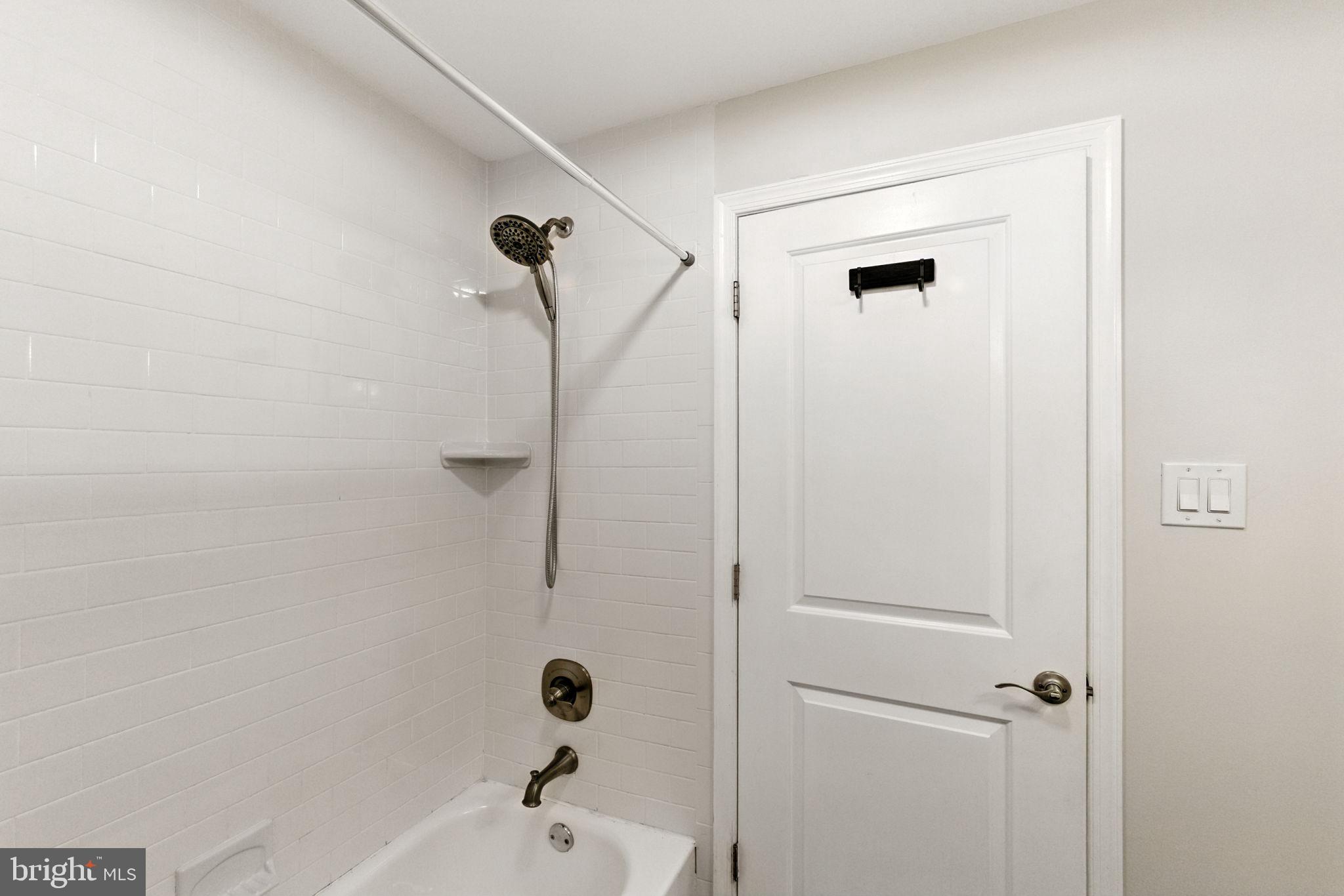 EAST PASSYUNK CROSSING - Residential Lease