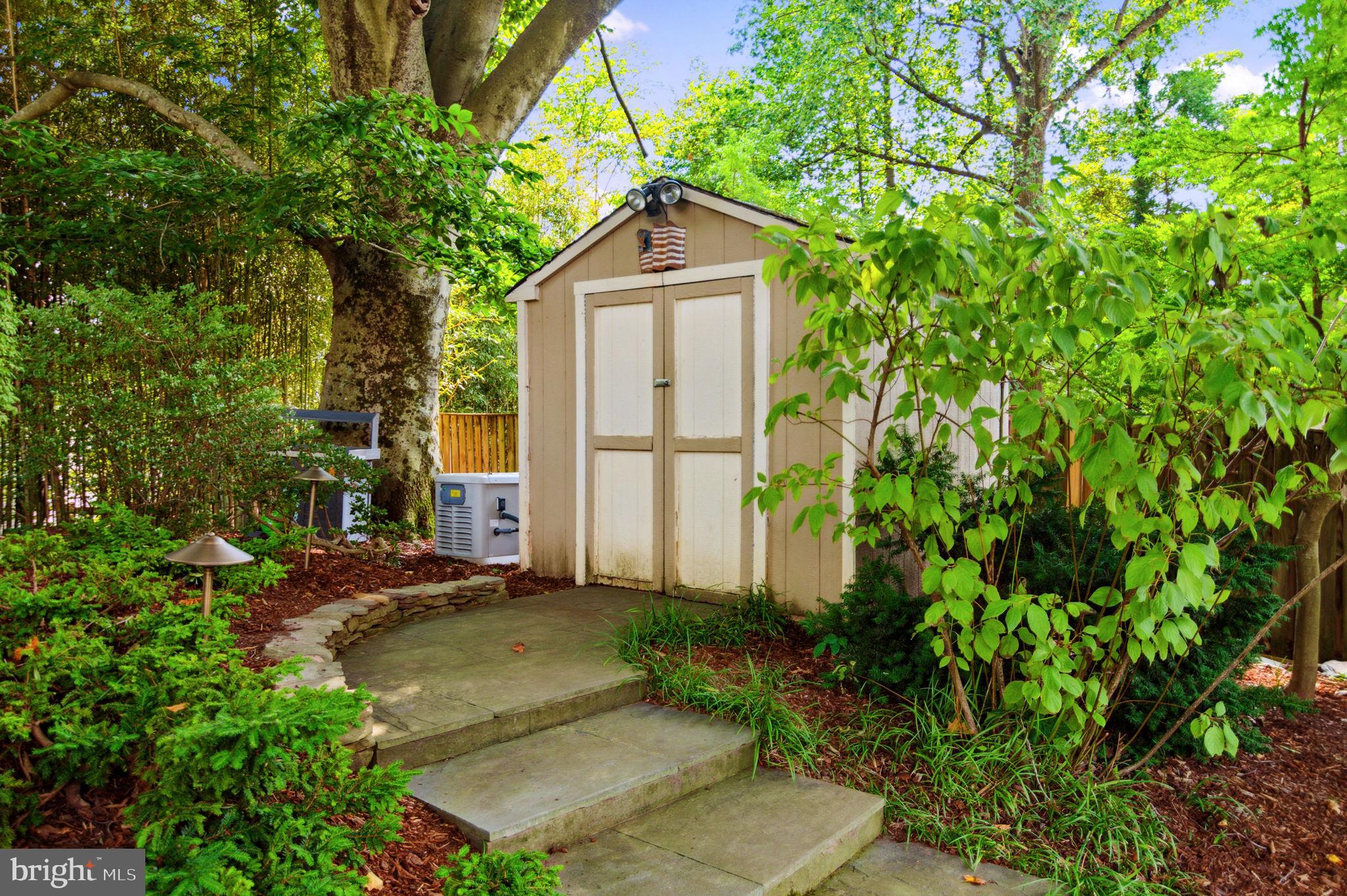 BURNING TREE VALLEY - Residential