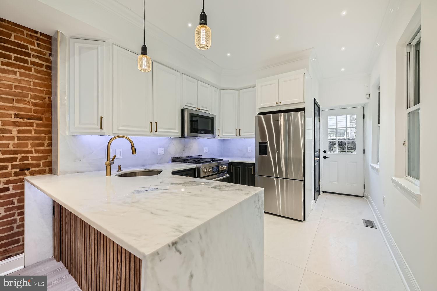 FEDERAL HILL HISTORIC DISTRICT - Residential Lease