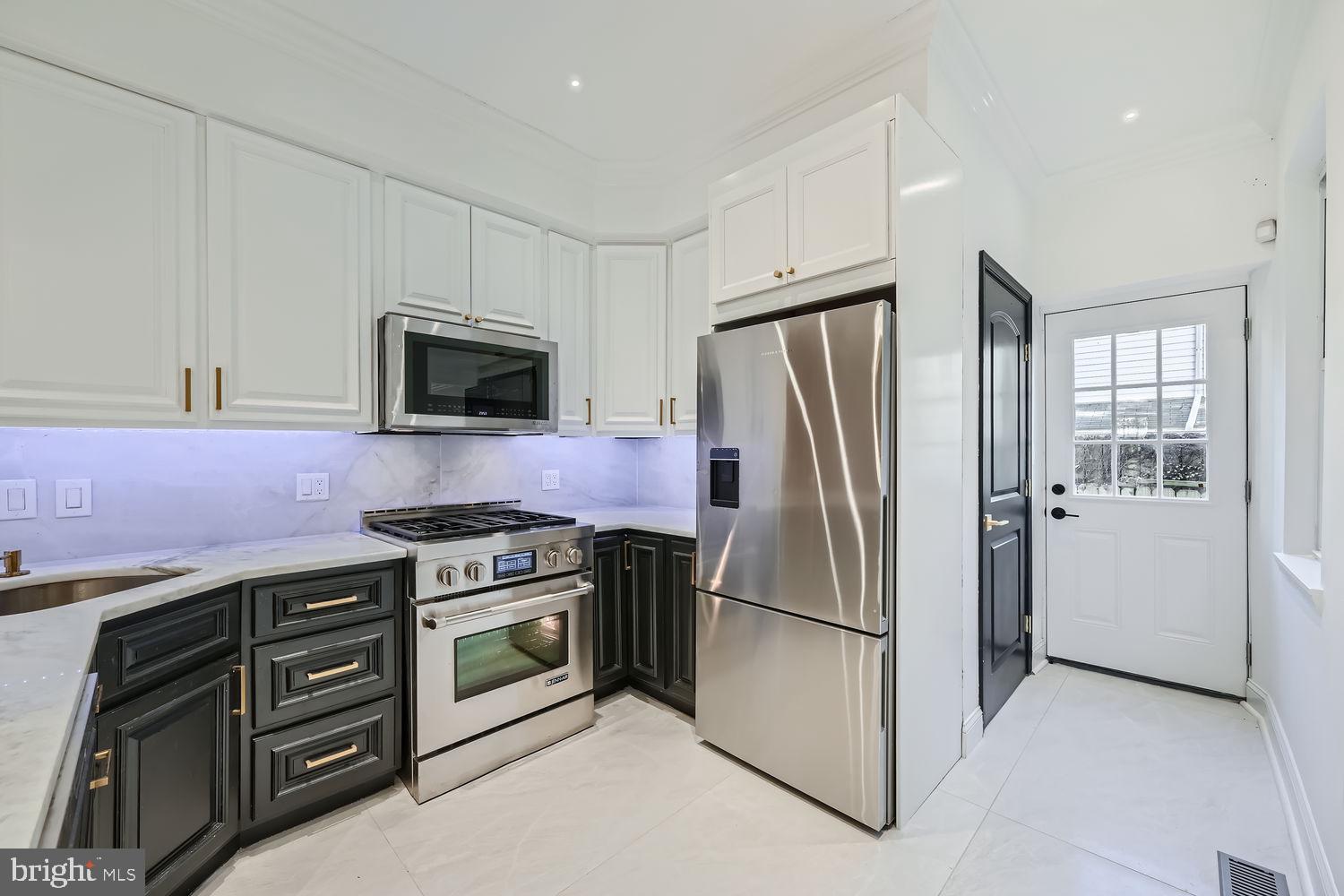 FEDERAL HILL HISTORIC DISTRICT - Residential Lease