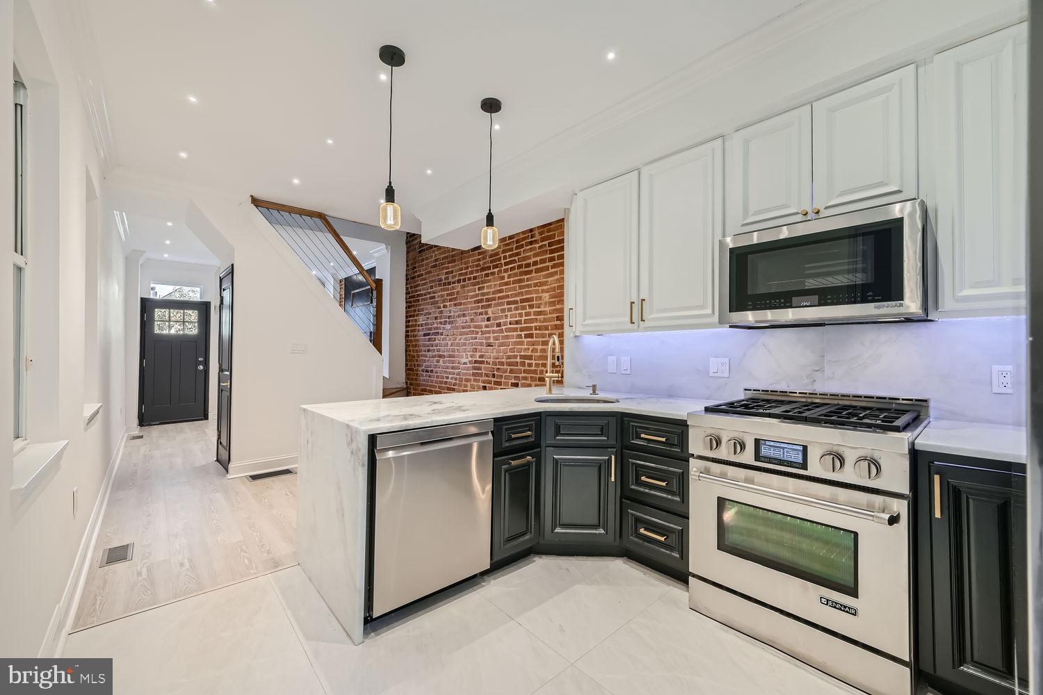 FEDERAL HILL HISTORIC DISTRICT - Residential Lease