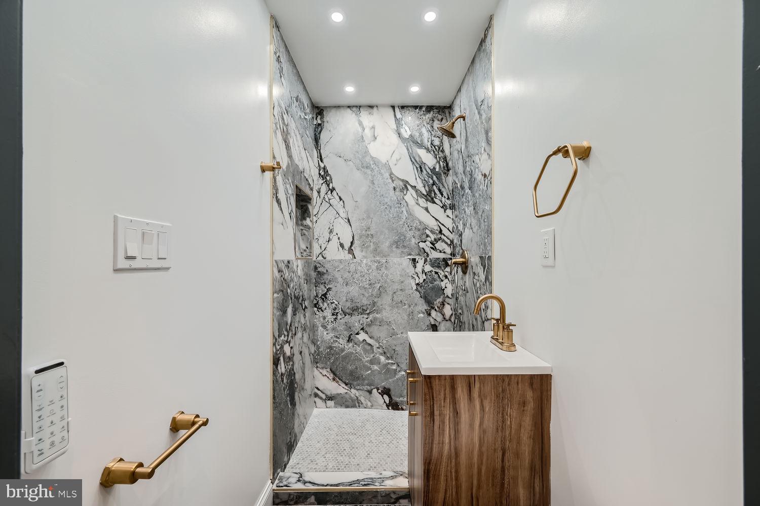 FEDERAL HILL HISTORIC DISTRICT - Residential Lease