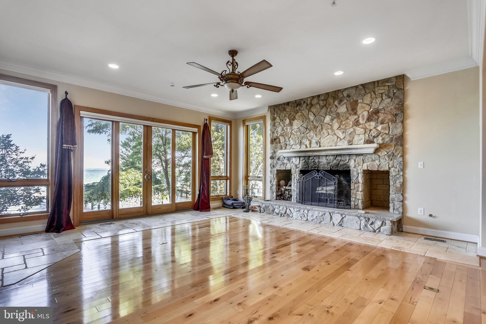 SWAN POINT - Residential