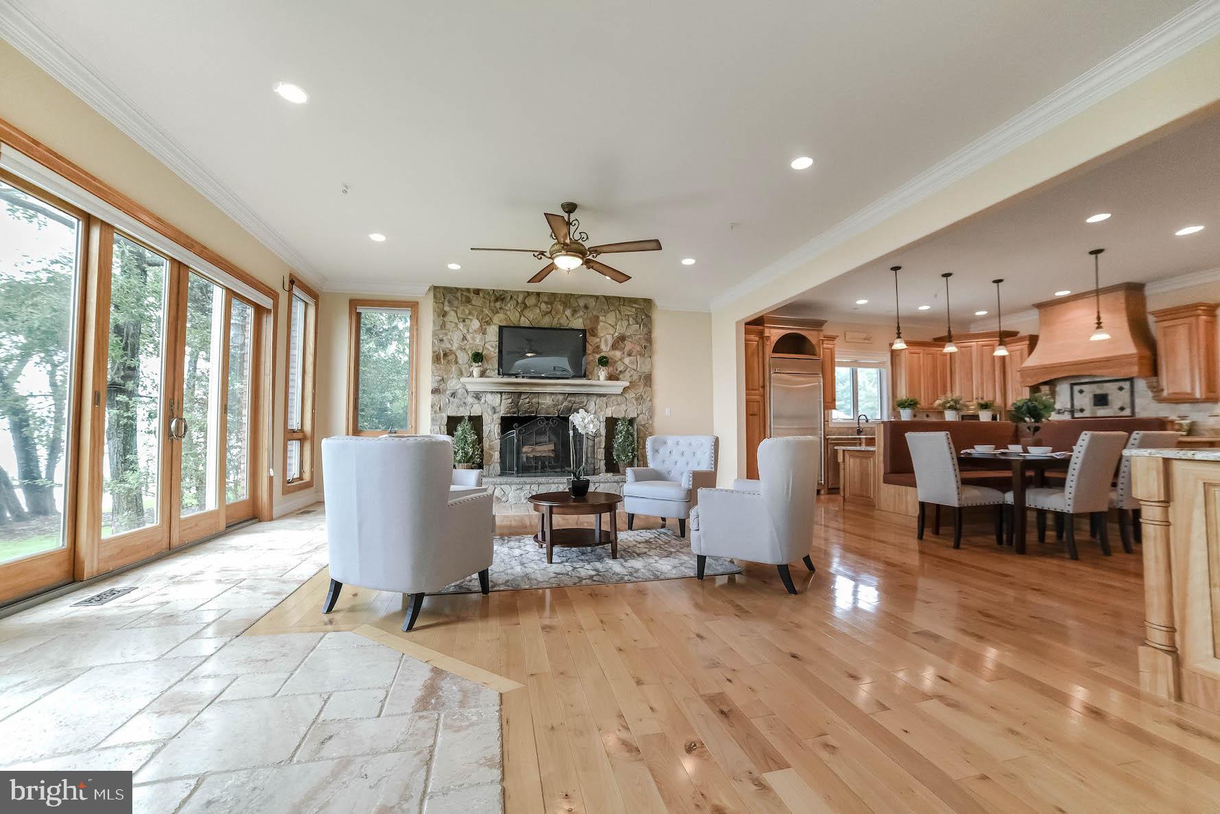 SWAN POINT - Residential