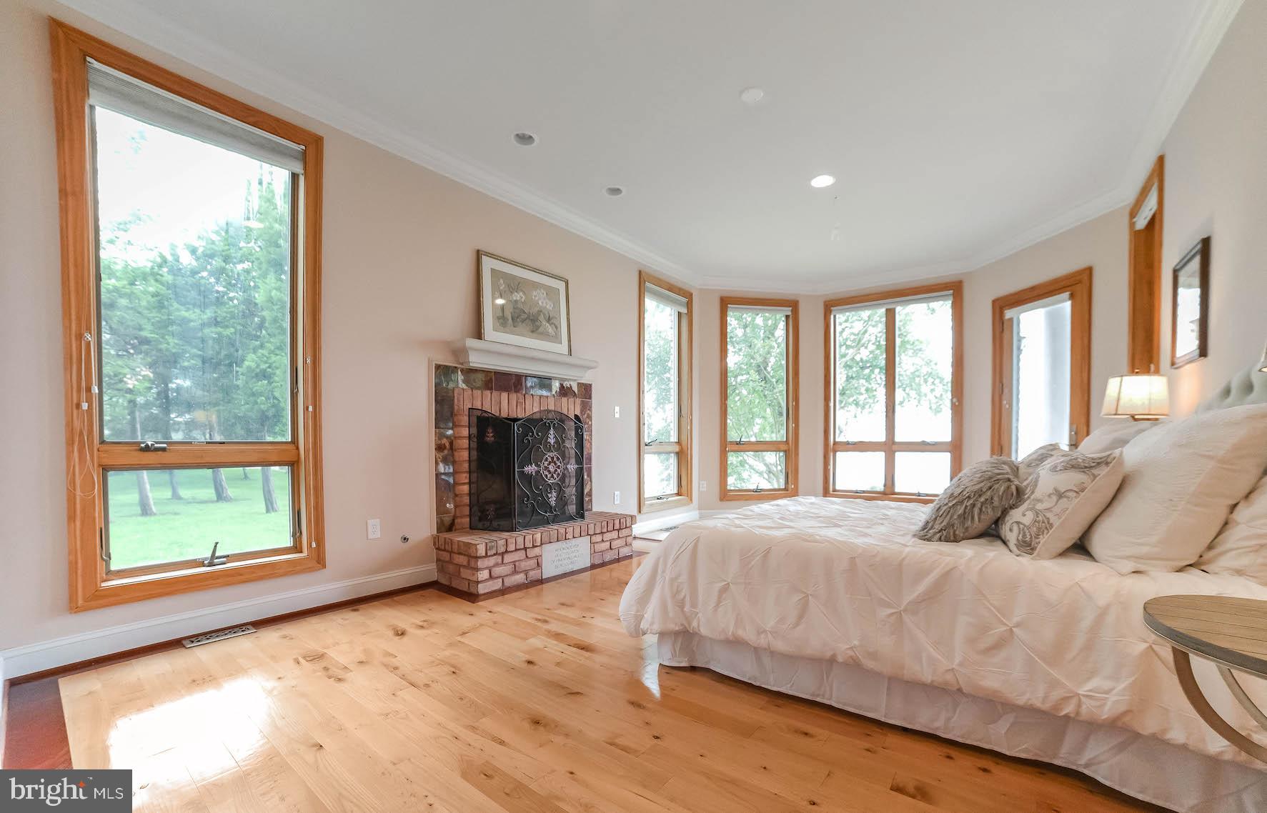 SWAN POINT - Residential