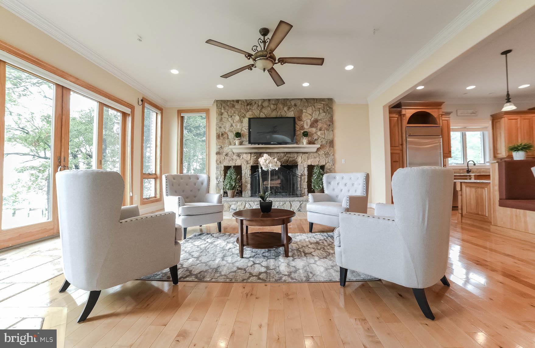 SWAN POINT - Residential