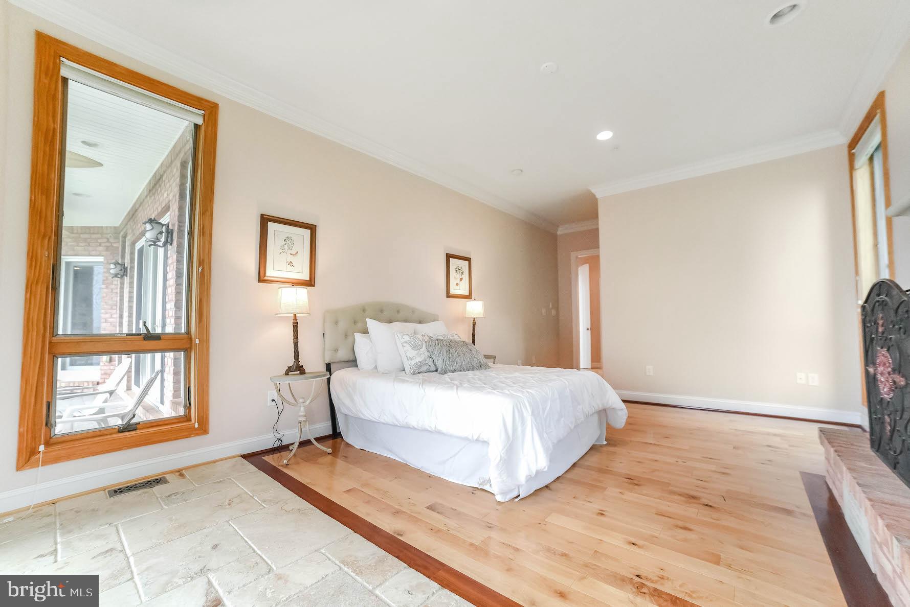 SWAN POINT - Residential