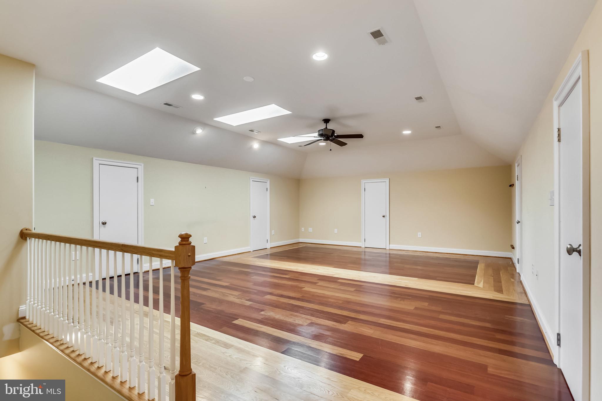 SWAN POINT - Residential