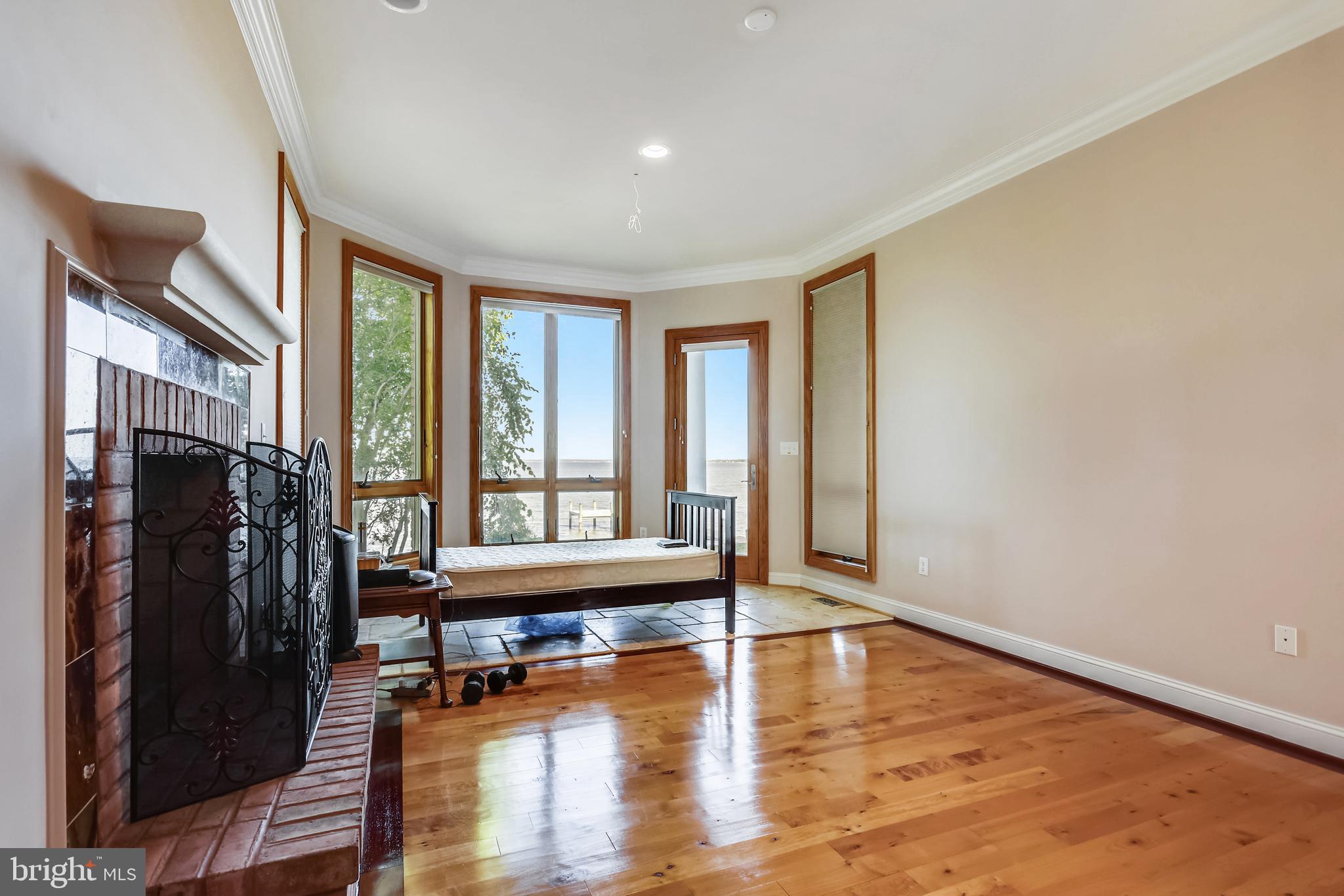 SWAN POINT - Residential