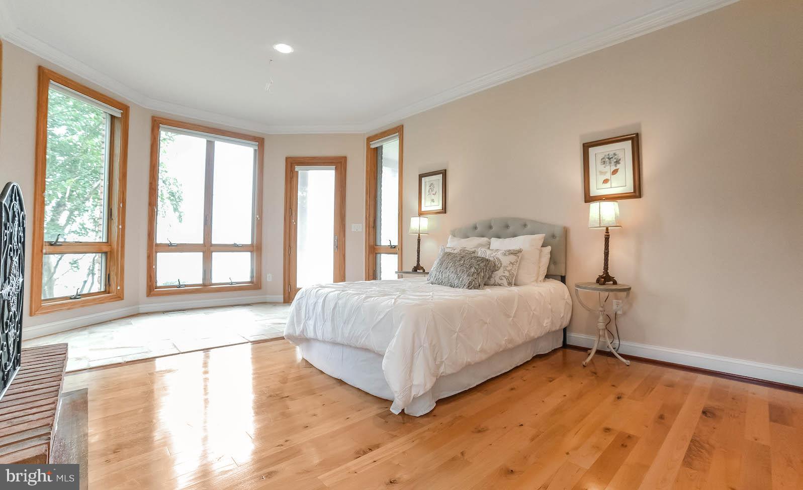 SWAN POINT - Residential