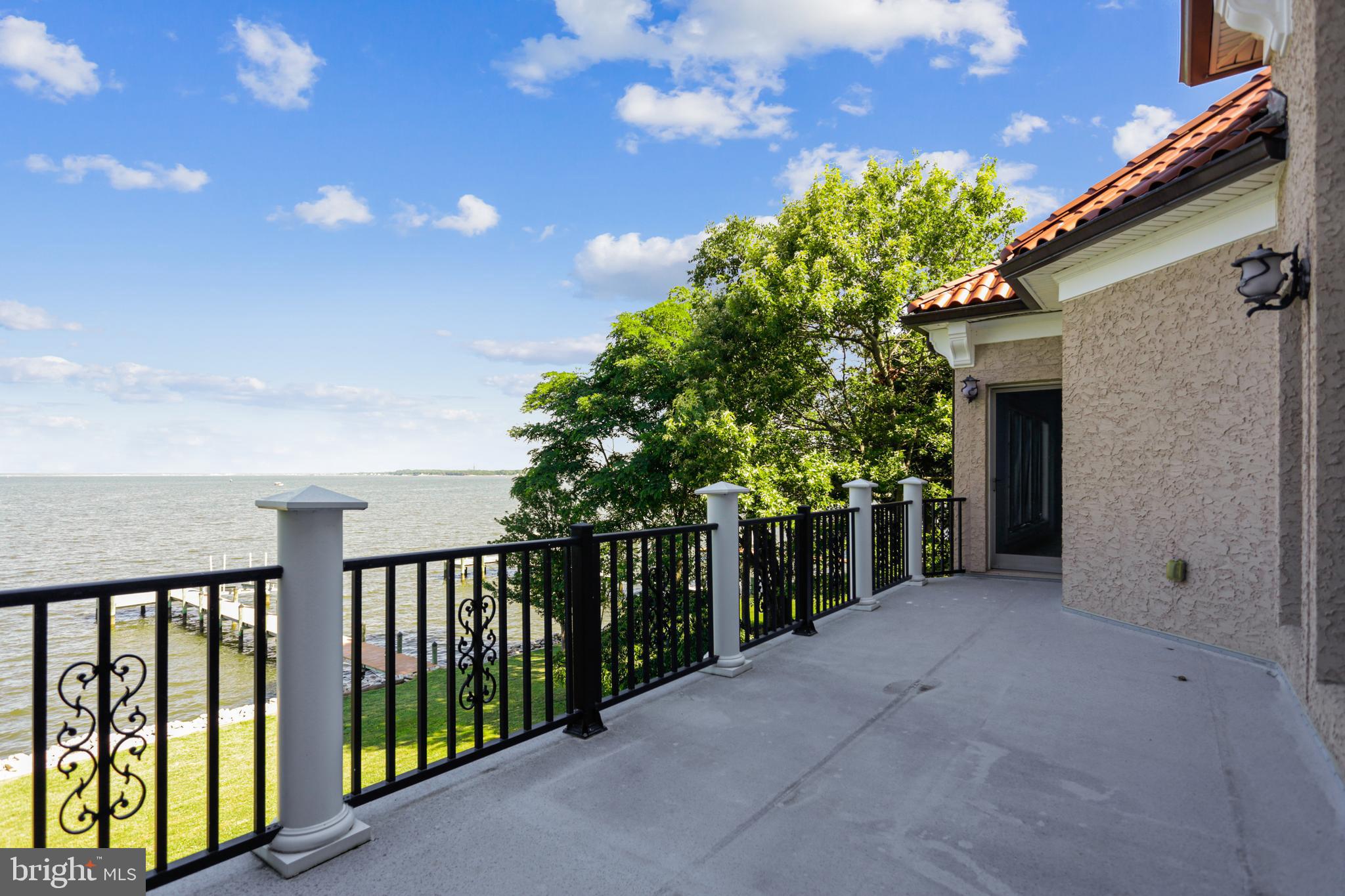 SWAN POINT - Residential