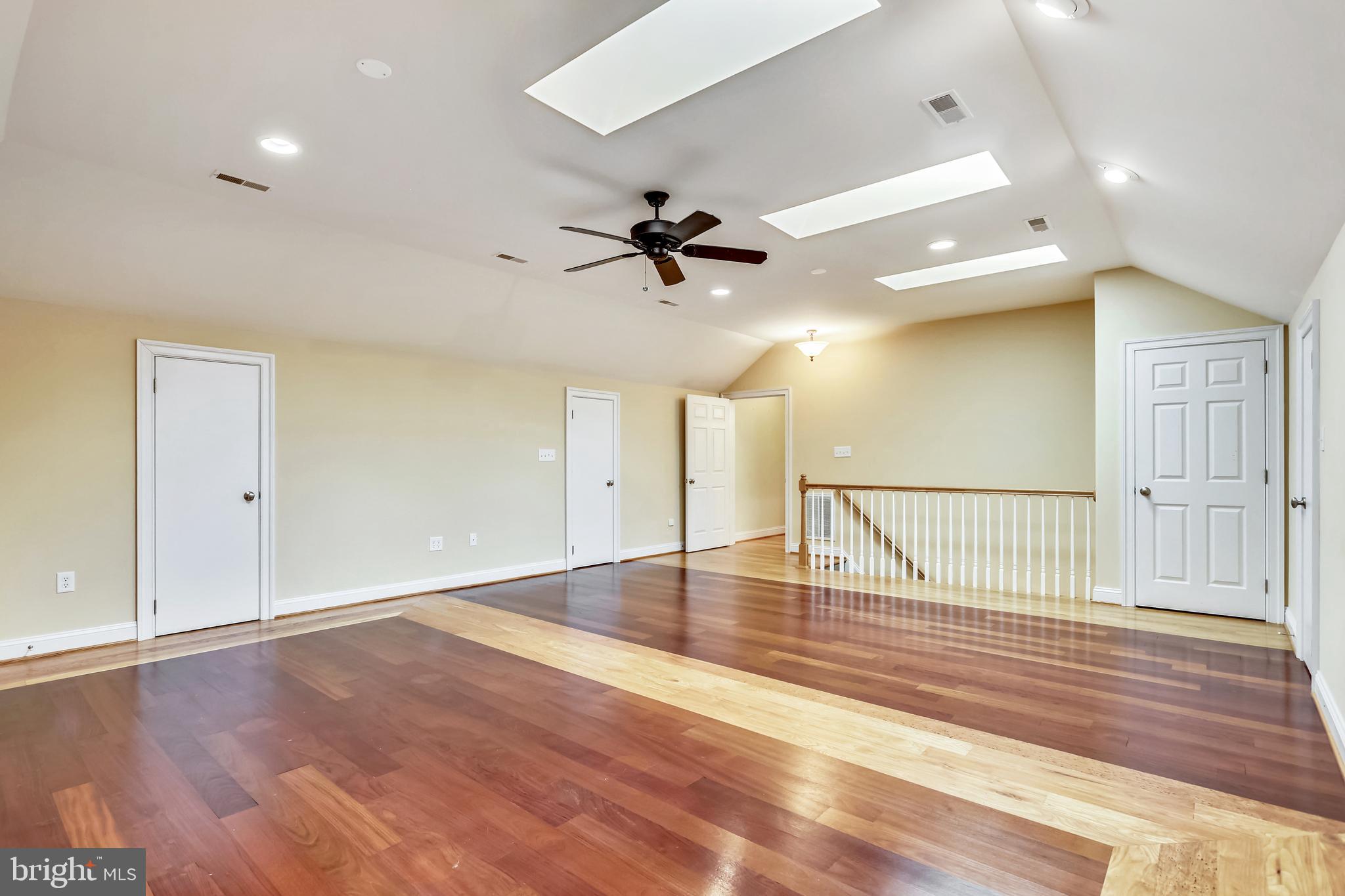 SWAN POINT - Residential