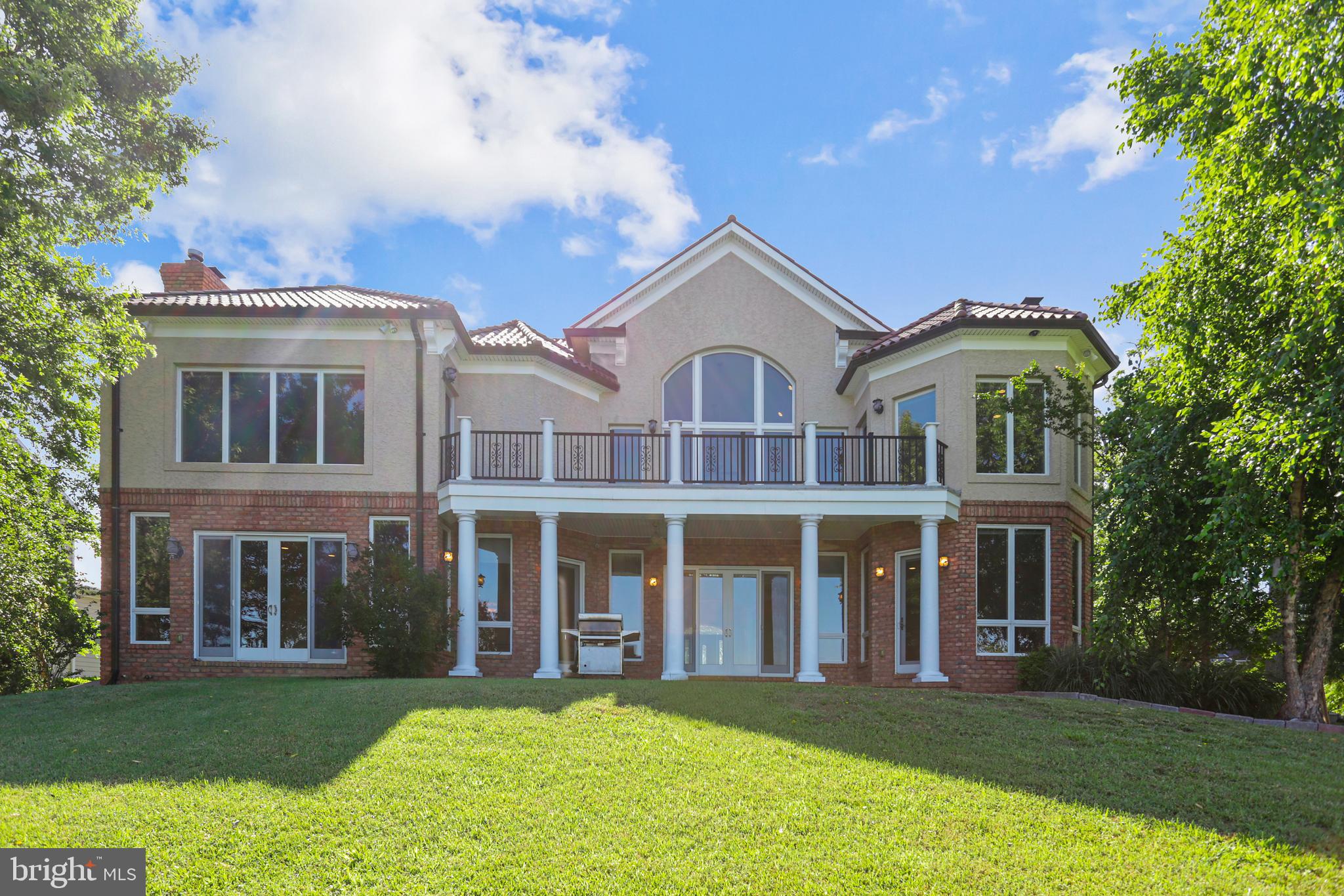 SWAN POINT - Residential