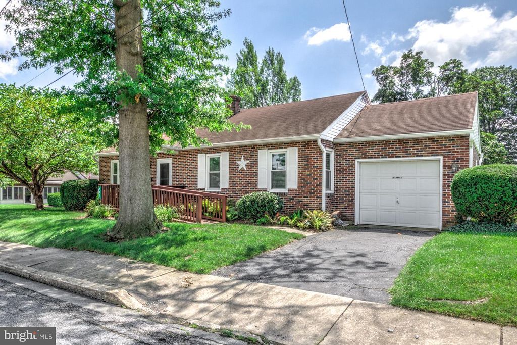 Photo of 202 N Grant Street, MANHEIM, PA 17545 (MLS # PALA2072938)