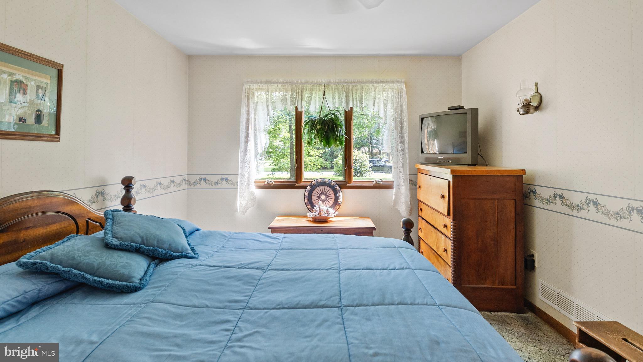 ROCKAWALKIN ESTATES - Residential