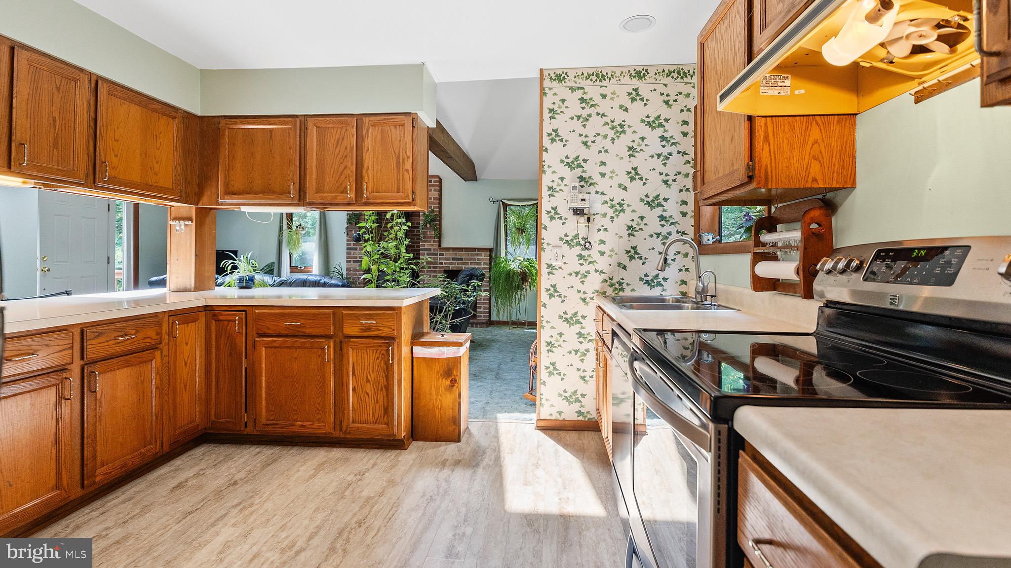 ROCKAWALKIN ESTATES - Residential