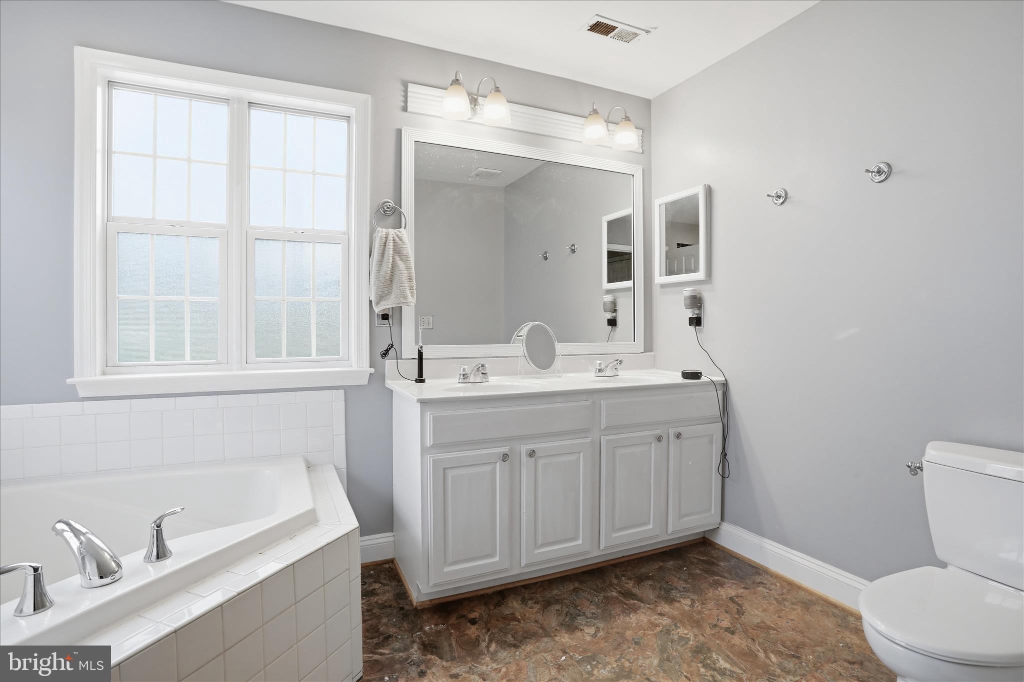 LAKE HOLIDAY ESTATES - Residential