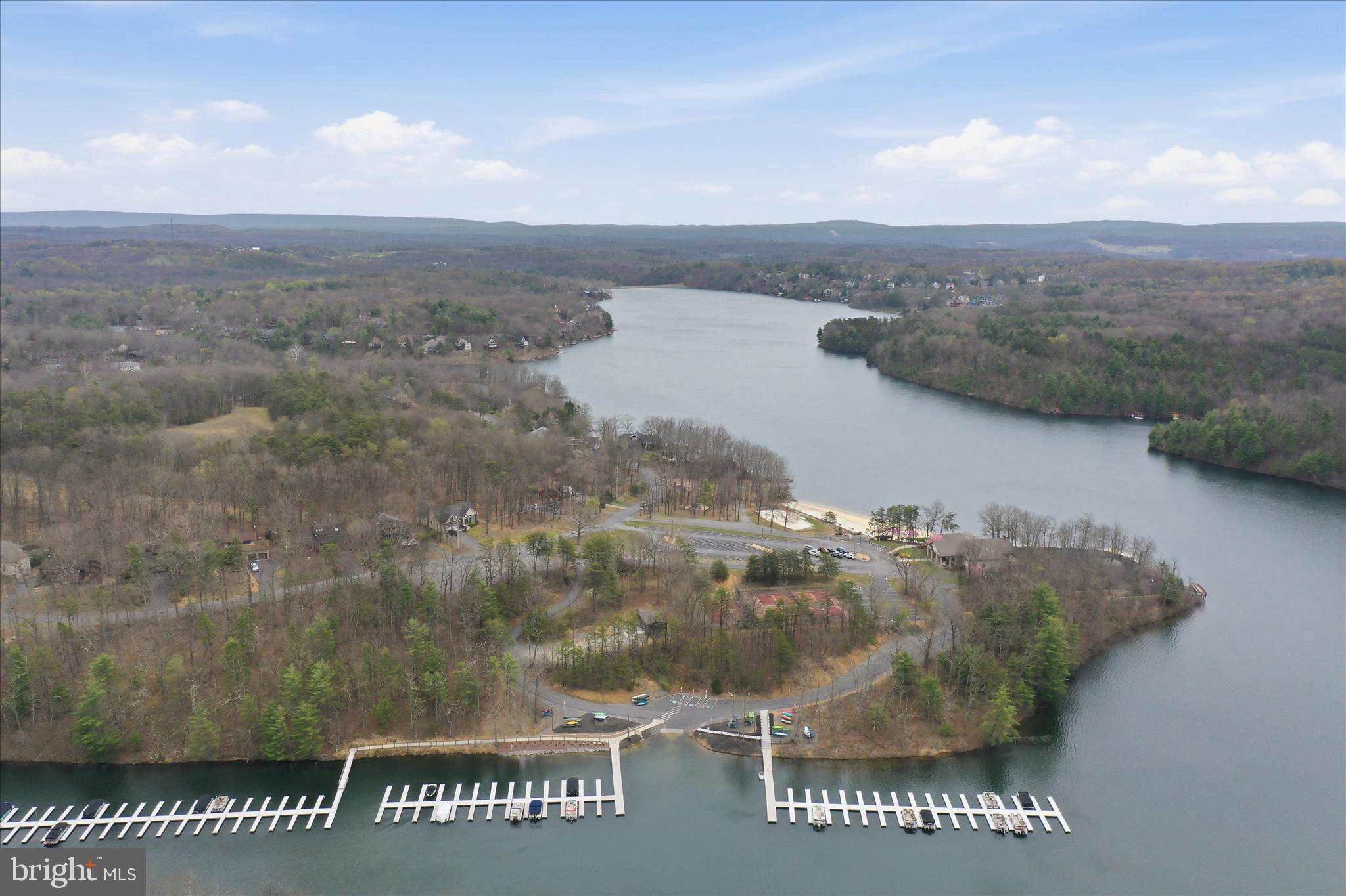 LAKE HOLIDAY ESTATES - Residential