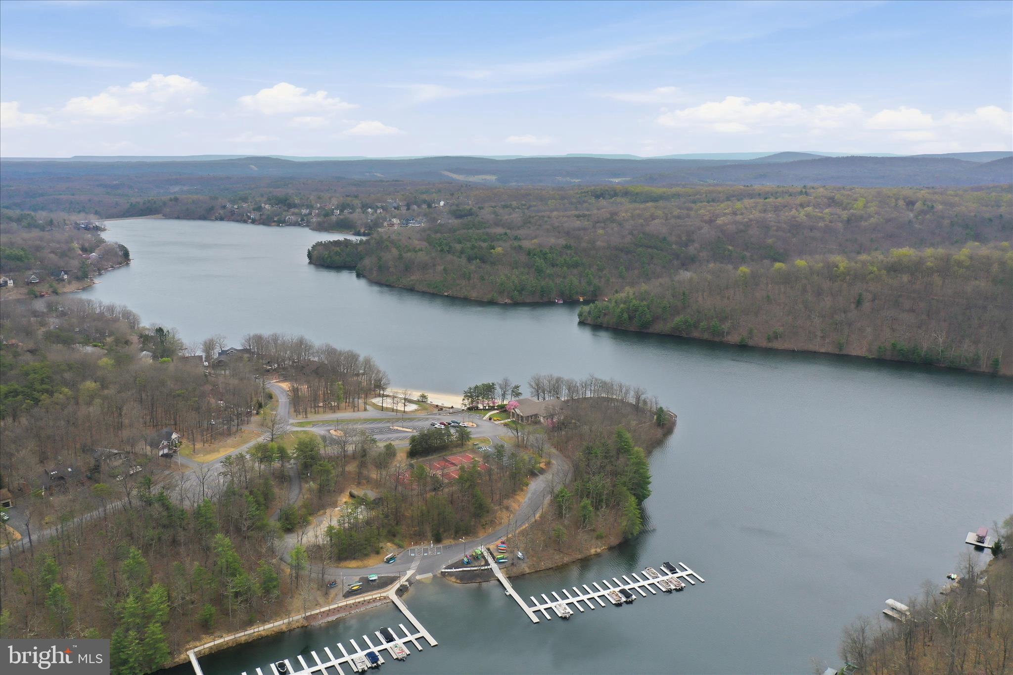 LAKE HOLIDAY ESTATES - Residential